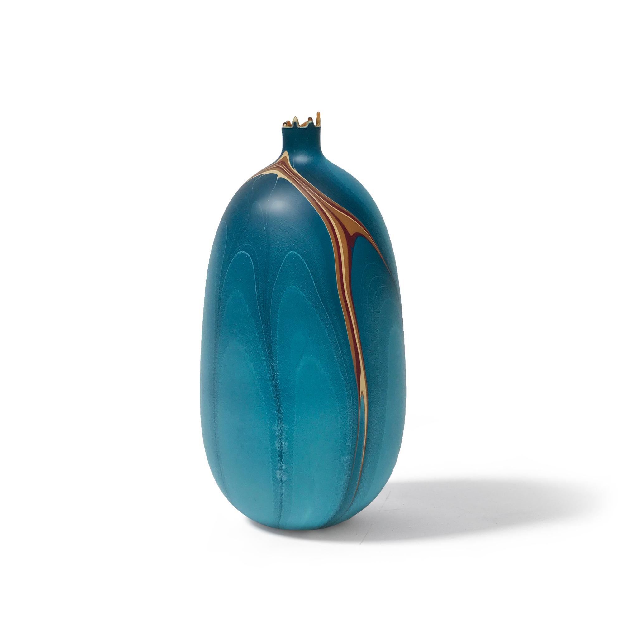 Nile Oblong Hydro vase by Elyse Graham
Dimensions: W 14 x D 14 x H 29 cm
Materials: plaster, resin
Molded, dyed, and finished by hand in LA. Customization.
Available.
All pieces are made to order.

Our new Hydro Vases take on a futuristic