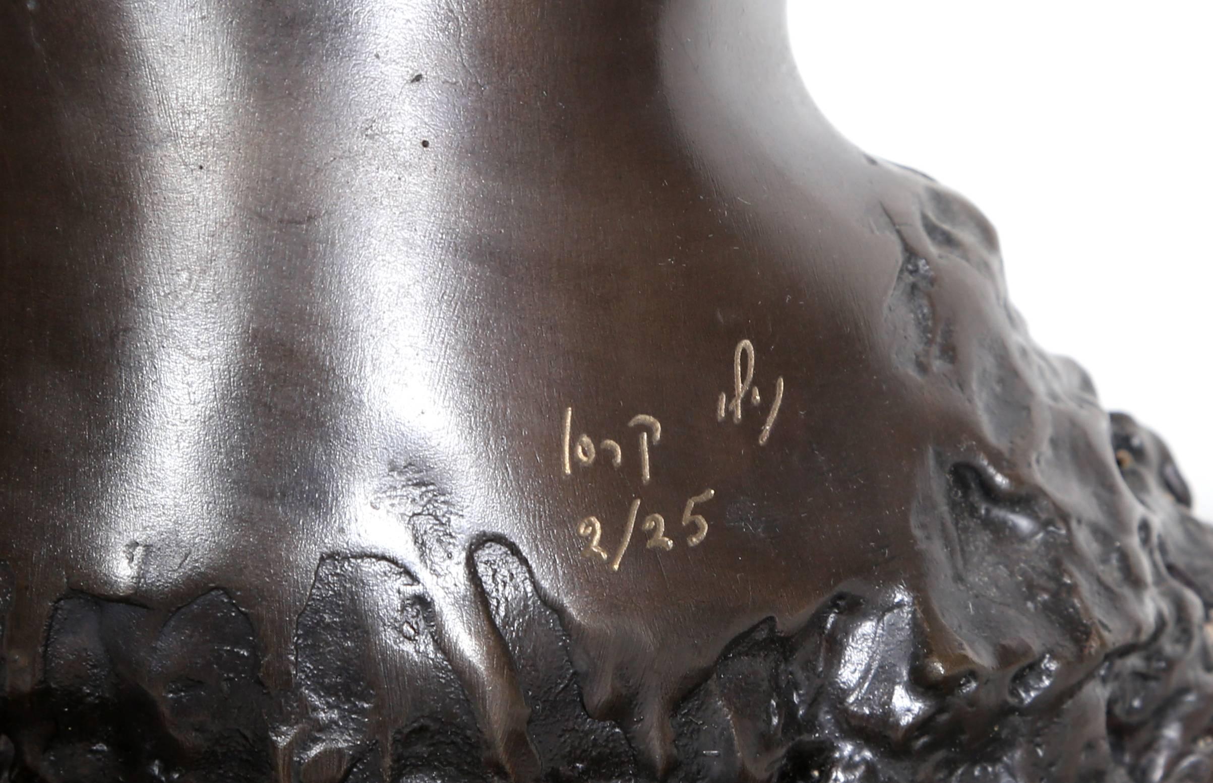 Familia, escultura moderna de bronce de Nili Carasso en venta 1