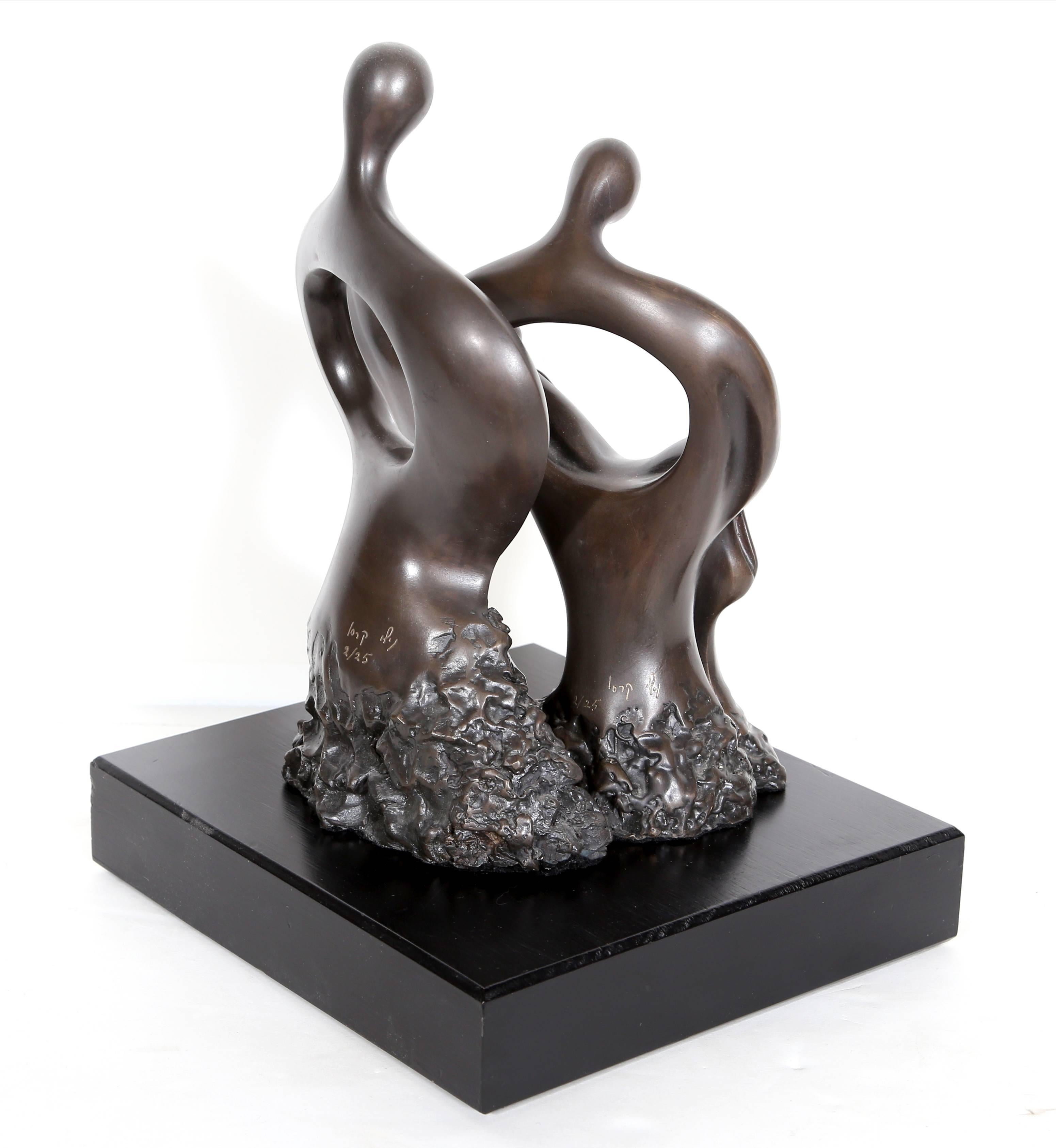 Familia, escultura moderna de bronce de Nili Carasso en venta 7
