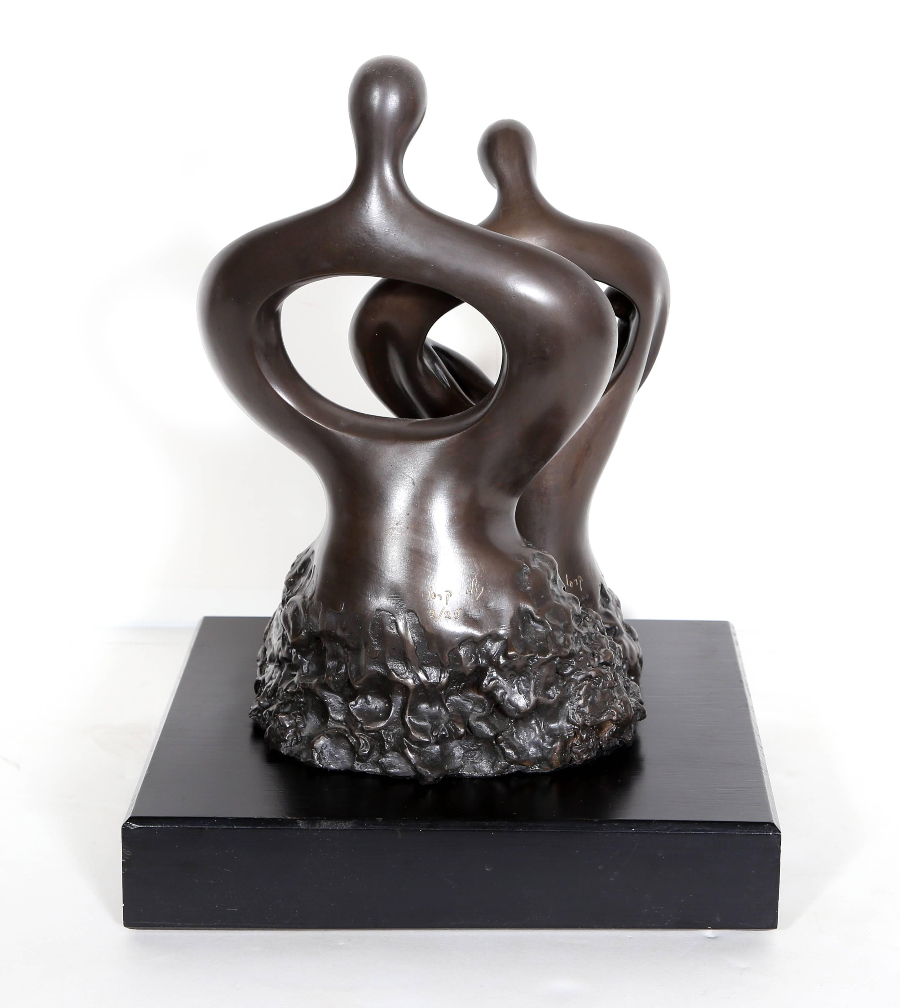 Familia, escultura moderna de bronce de Nili Carasso en venta 8