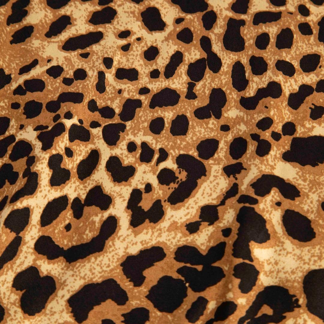 Nero Camicia in seta con stampa leopardo marrone di Nili Lotan Lotan taglia XS in vendita