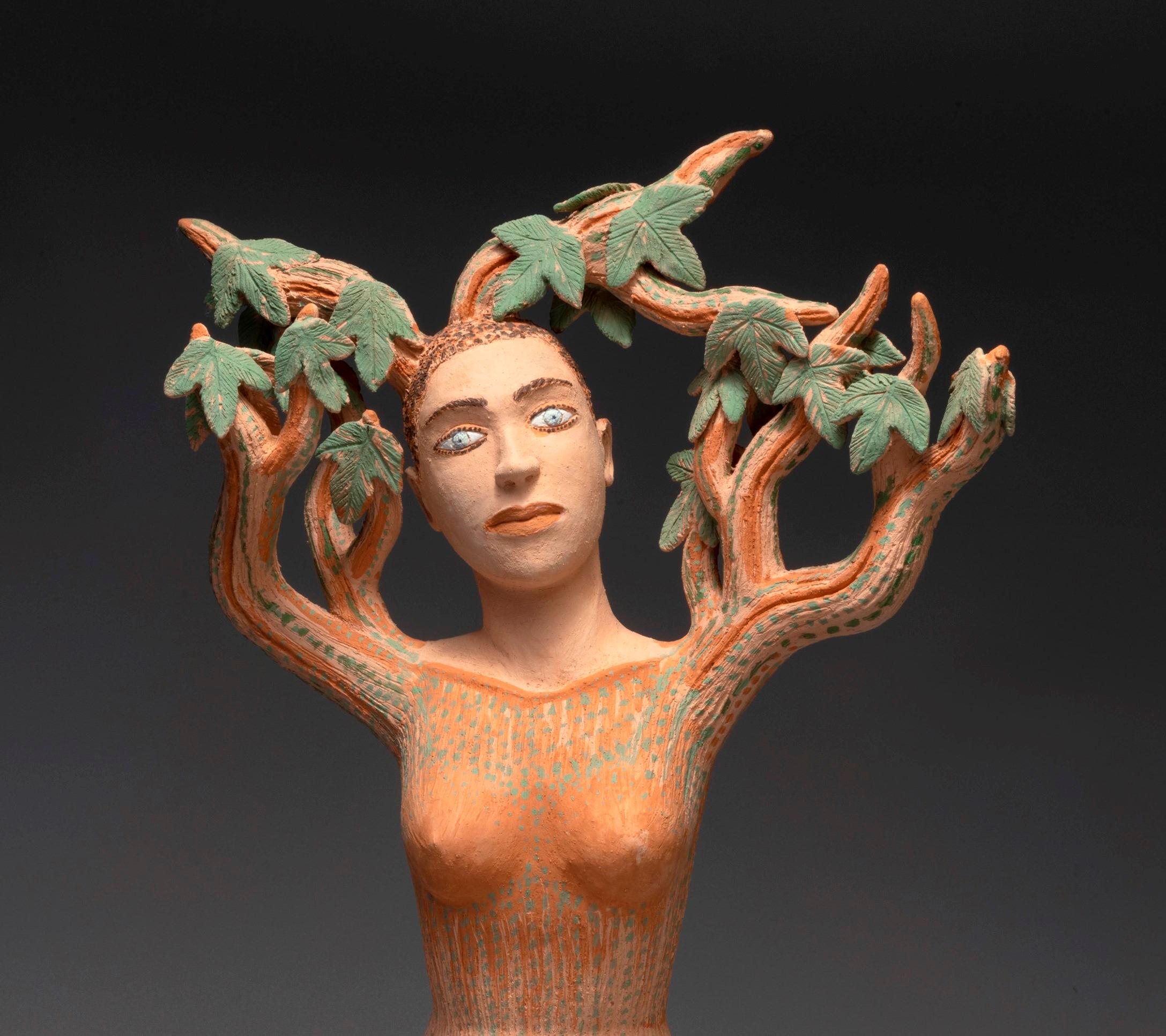 Daphnis Nili Pincas Art contemporain sculpture terre cuite pastel femme mythologie en vente 2