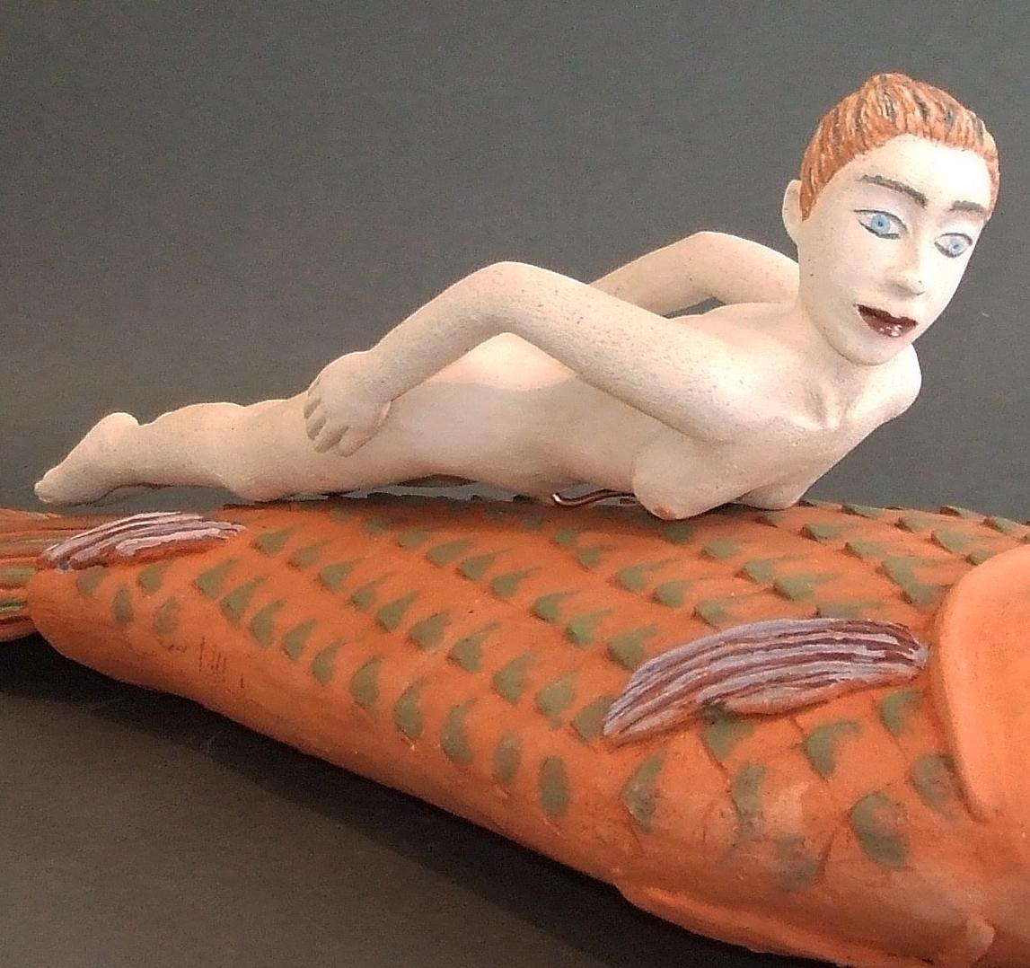 Poisson, écaille verte Nili Pincas Art contemporain sculpture terre cuite pastel femme en vente 1