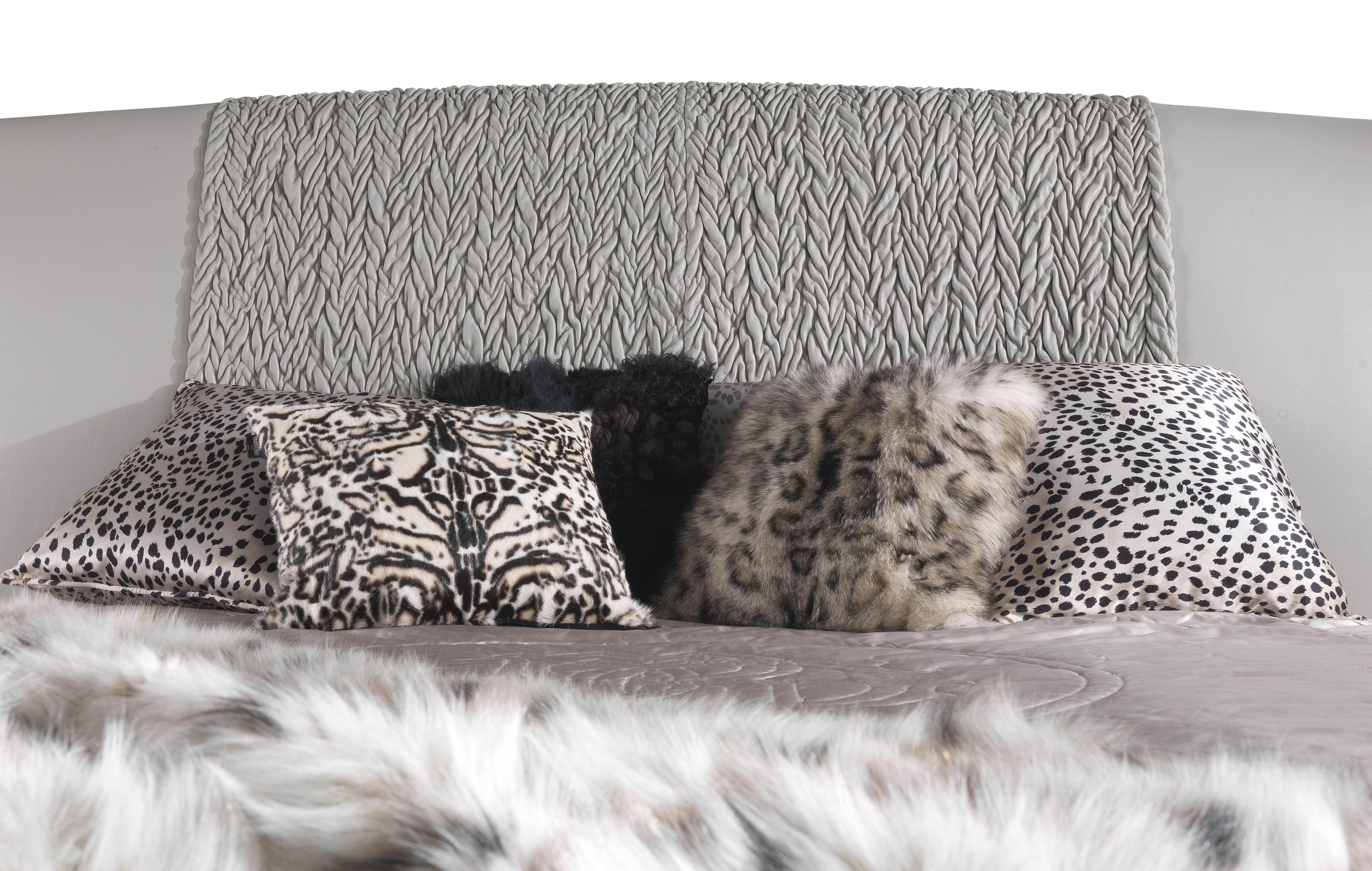 Nilo-Bett aus Leder des 21. Jahrhunderts von Roberto Cavalli Home Interiors (Italienisch) im Angebot