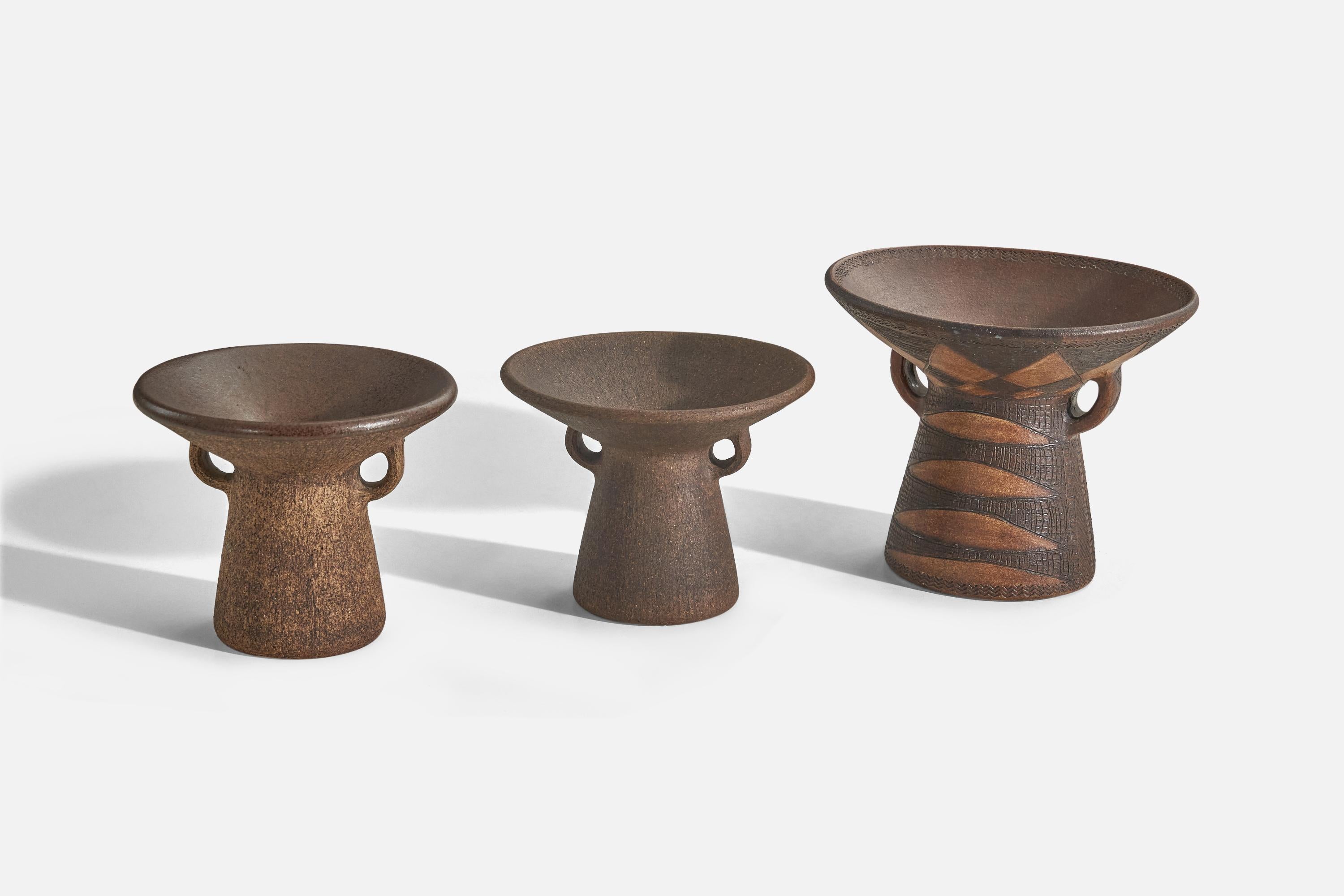Mid-Century Modern Nils Allan Johannesson, Set Of Vases, Brown-Glazed Stoneware, Sweden, 1960s For Sale