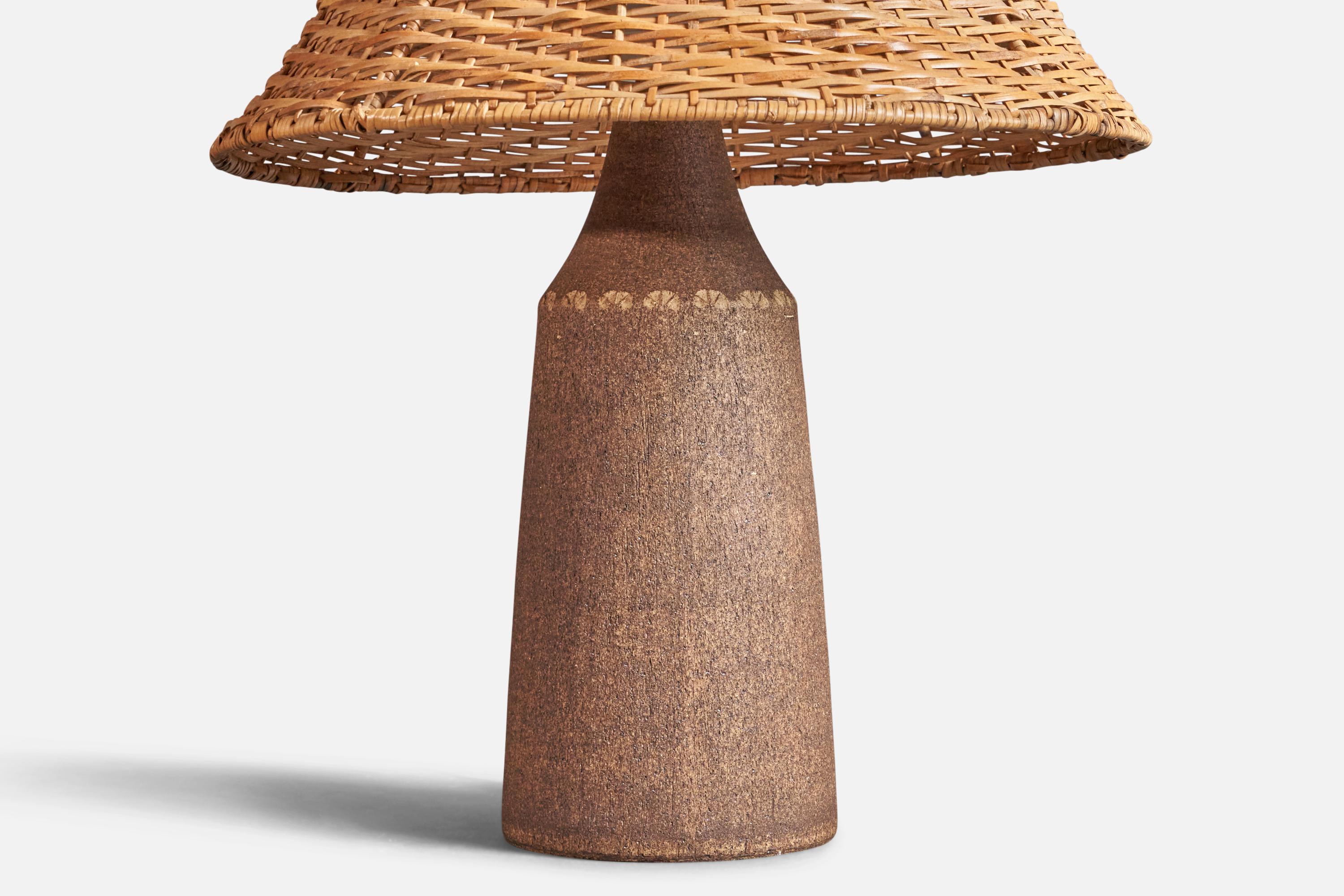 Nils Allan Johannesson, Table Lamp, Stoneware, Rattan, Sweden, 1960s In Good Condition In High Point, NC