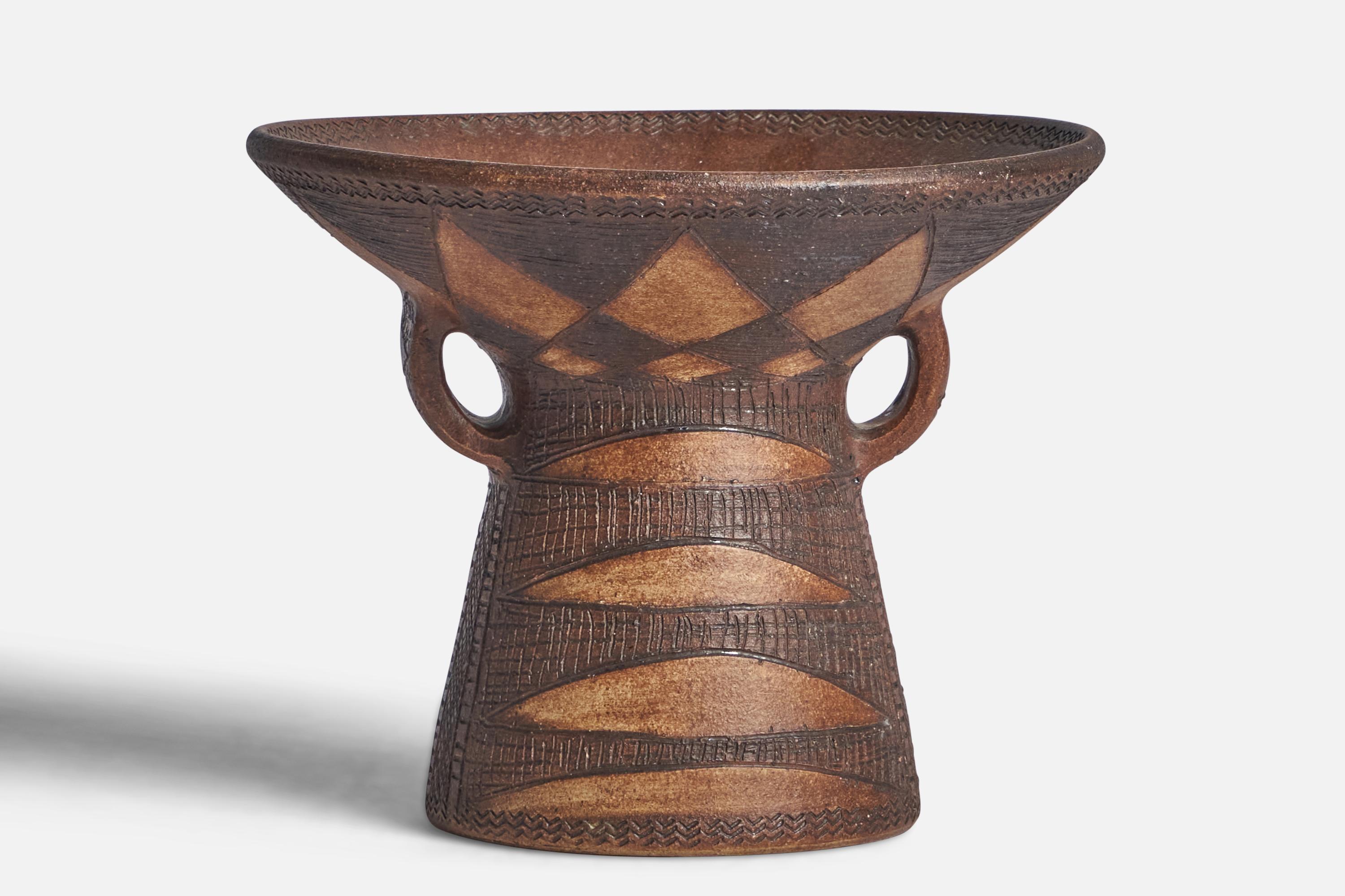 A brown-glazed stoneware vase designed by Nils Allan Johannesson and produced by Barsebäckshamn, Sweden, 1970s.