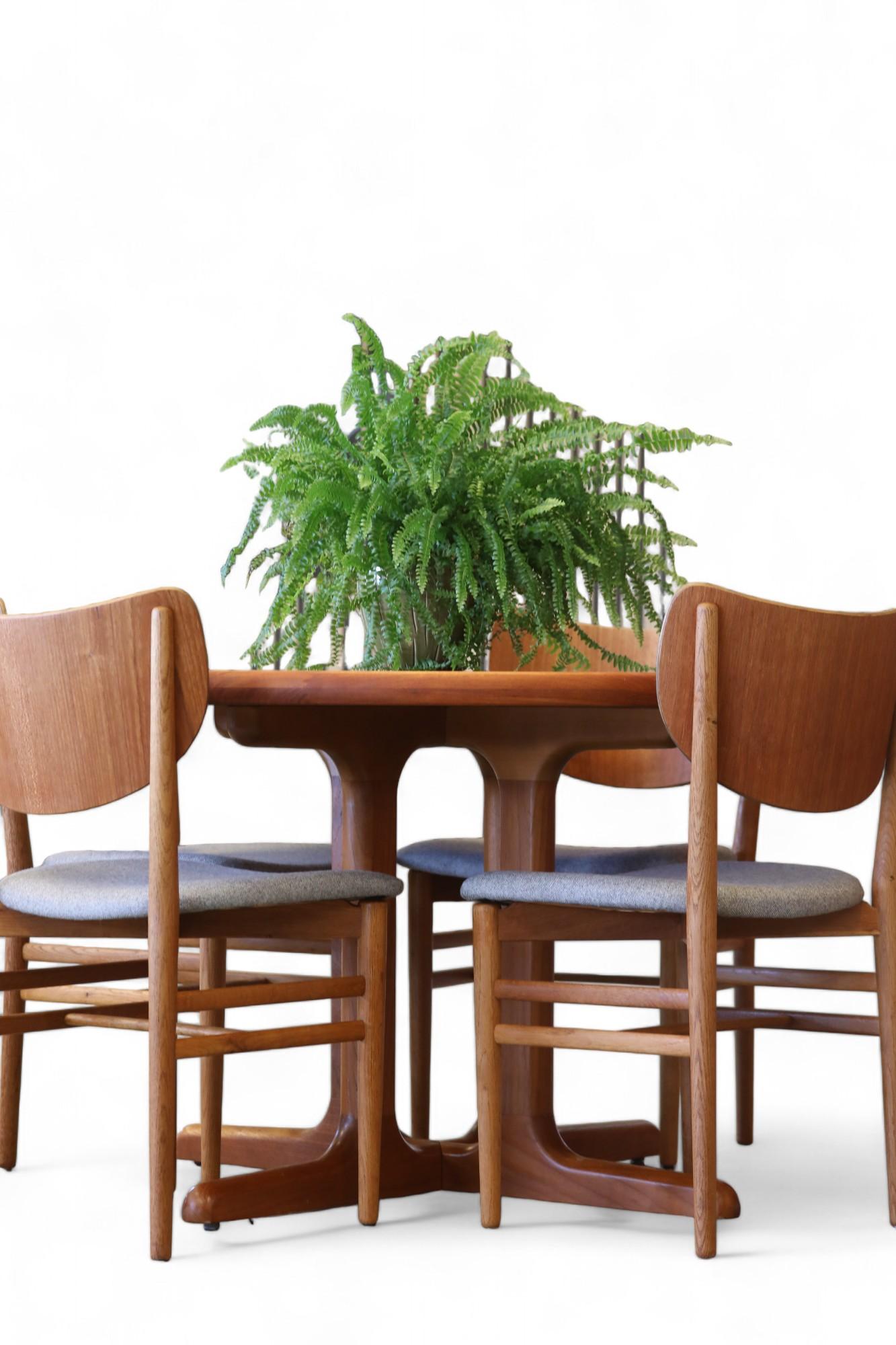 Nils & Eva Koppel Slagelse chair in teak and oak, set of six chairs For Sale 3