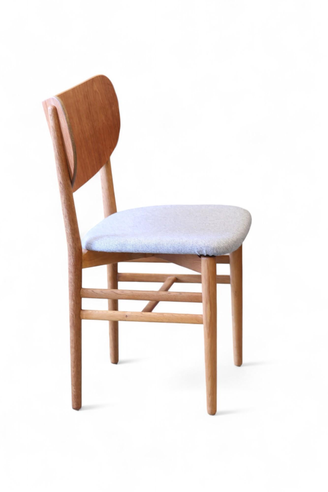 Fabric Nils & Eva Koppel Slagelse chair in teak and oak, set of six chairs For Sale