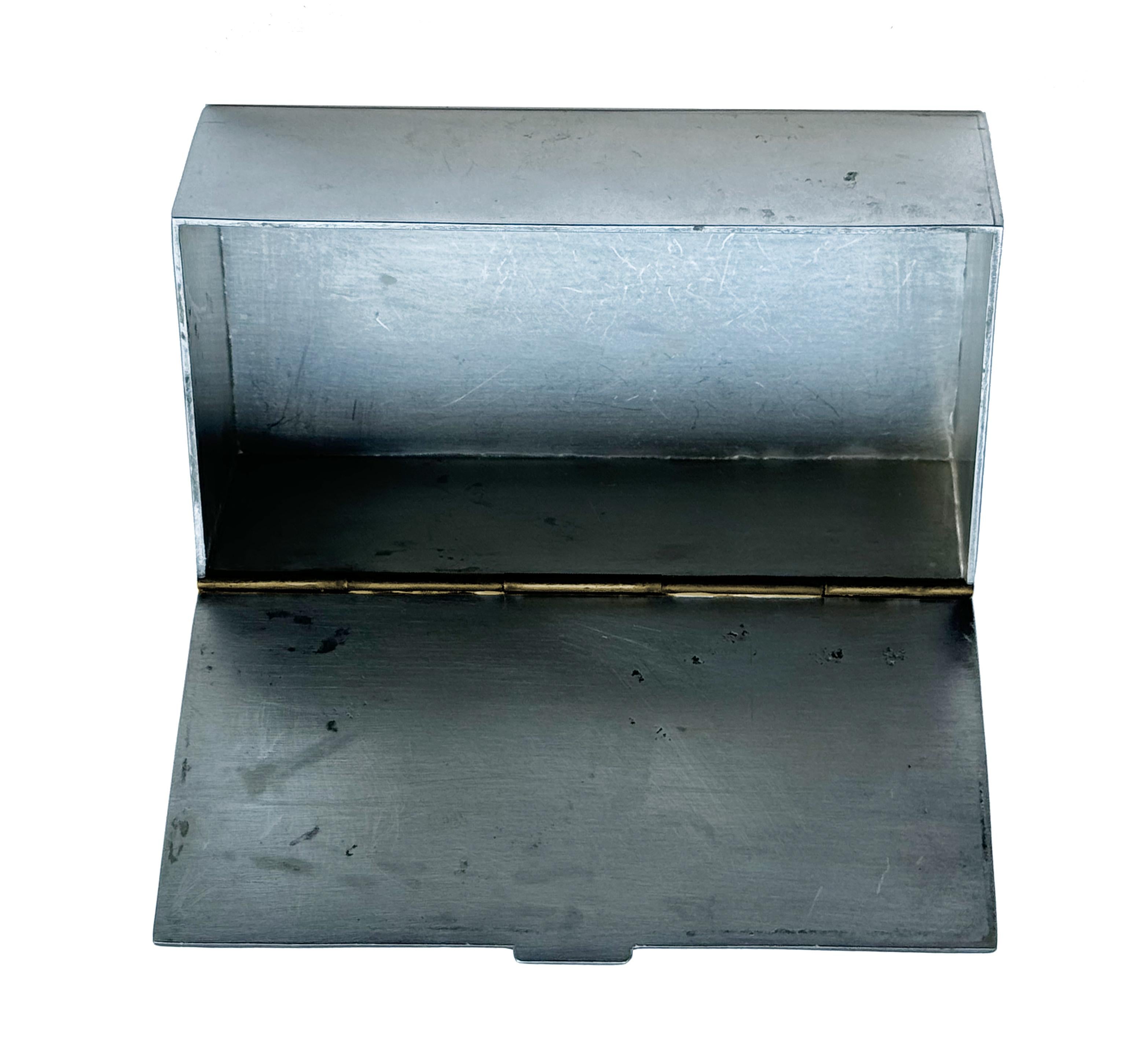 Nils Fougstedt Caja de peltre  para Firma Svenskt Tenn, 1986 en Bueno estado para la venta en Stockholm, SE
