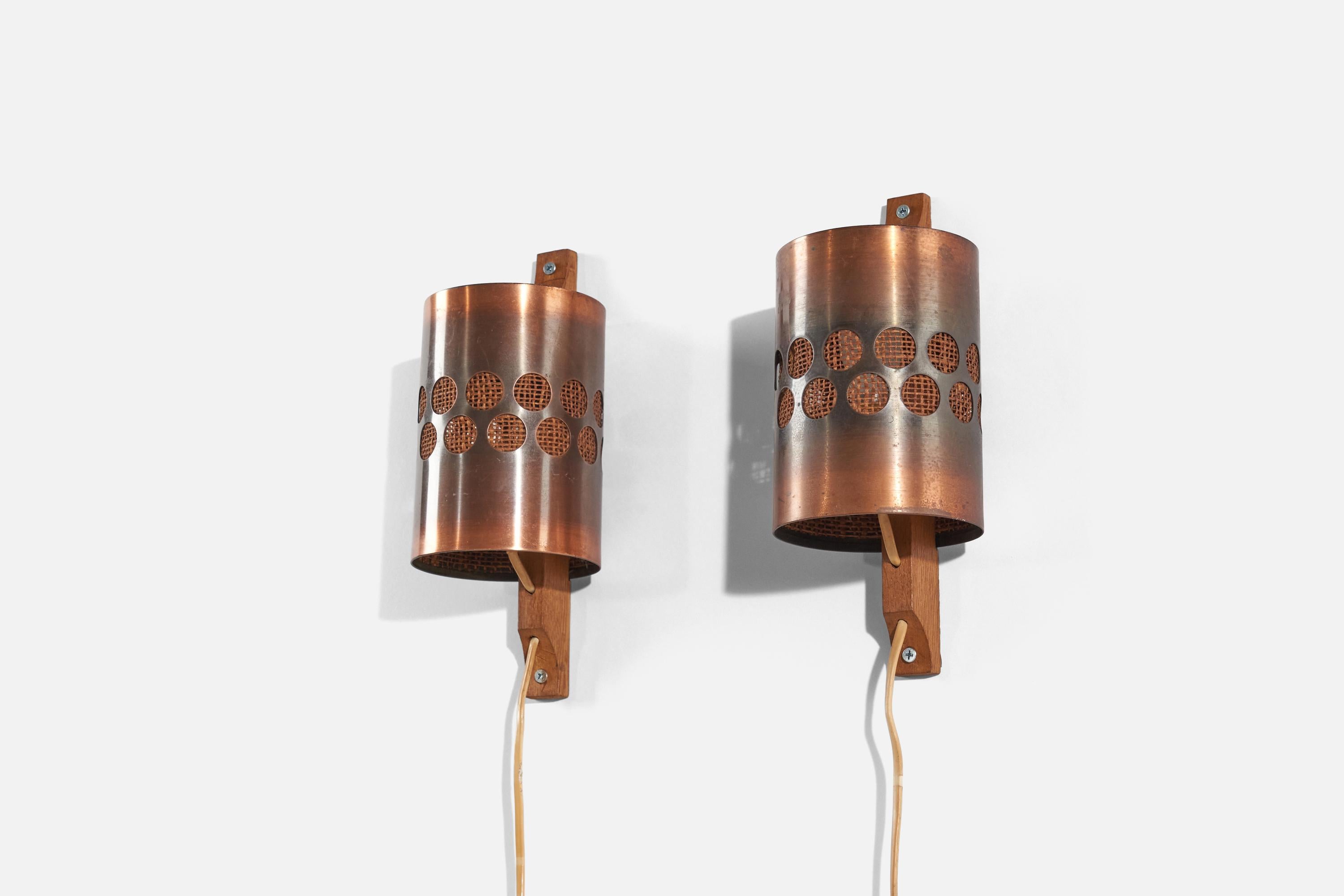 Mid-Century Modern Nils H. Ledung, Wall Lights, Oak, Copper, Burlap, Sweden, 1960s For Sale