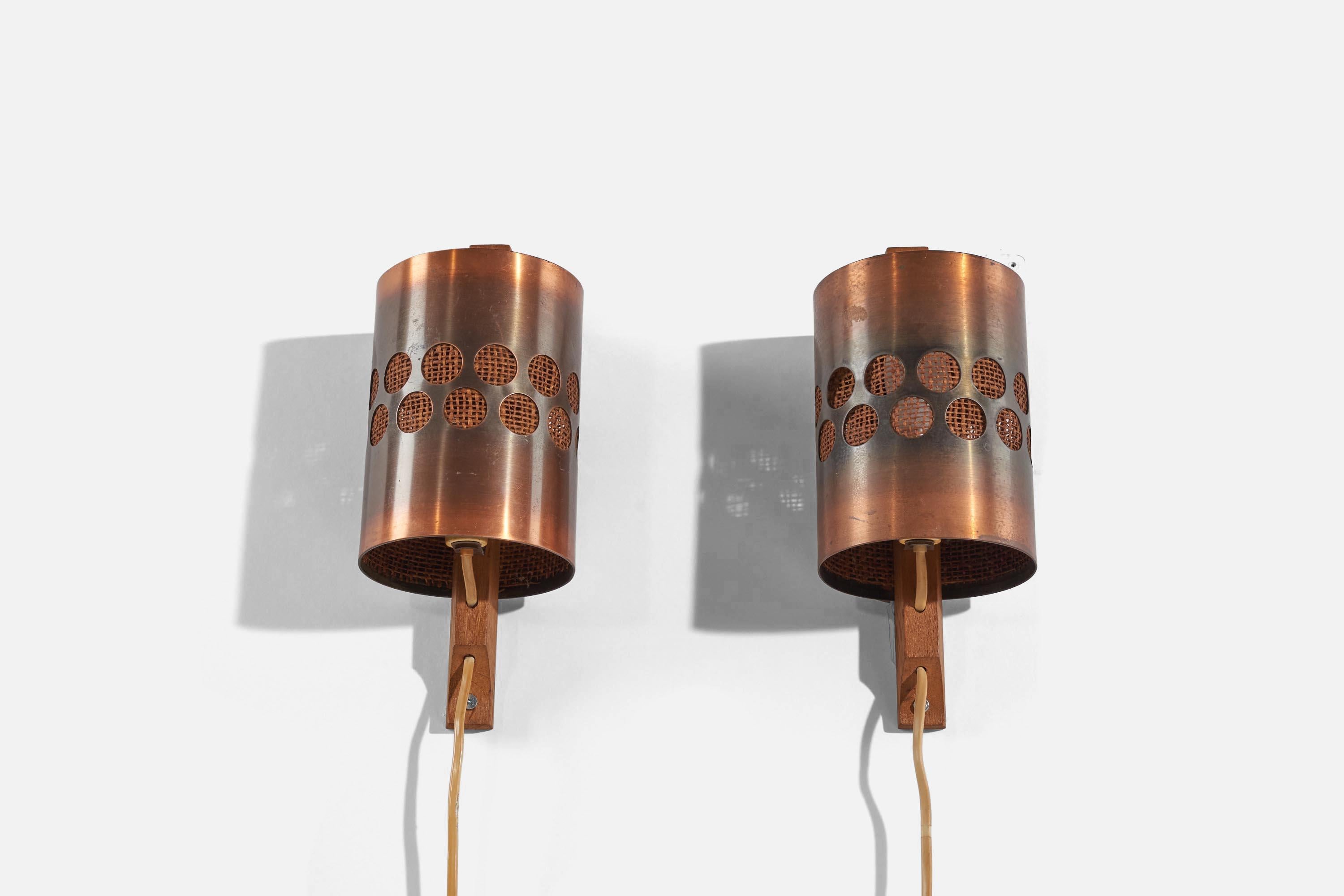 Mid-20th Century Nils H. Ledung, Wall Lights, Oak, Copper, Burlap, Sweden, 1960s For Sale