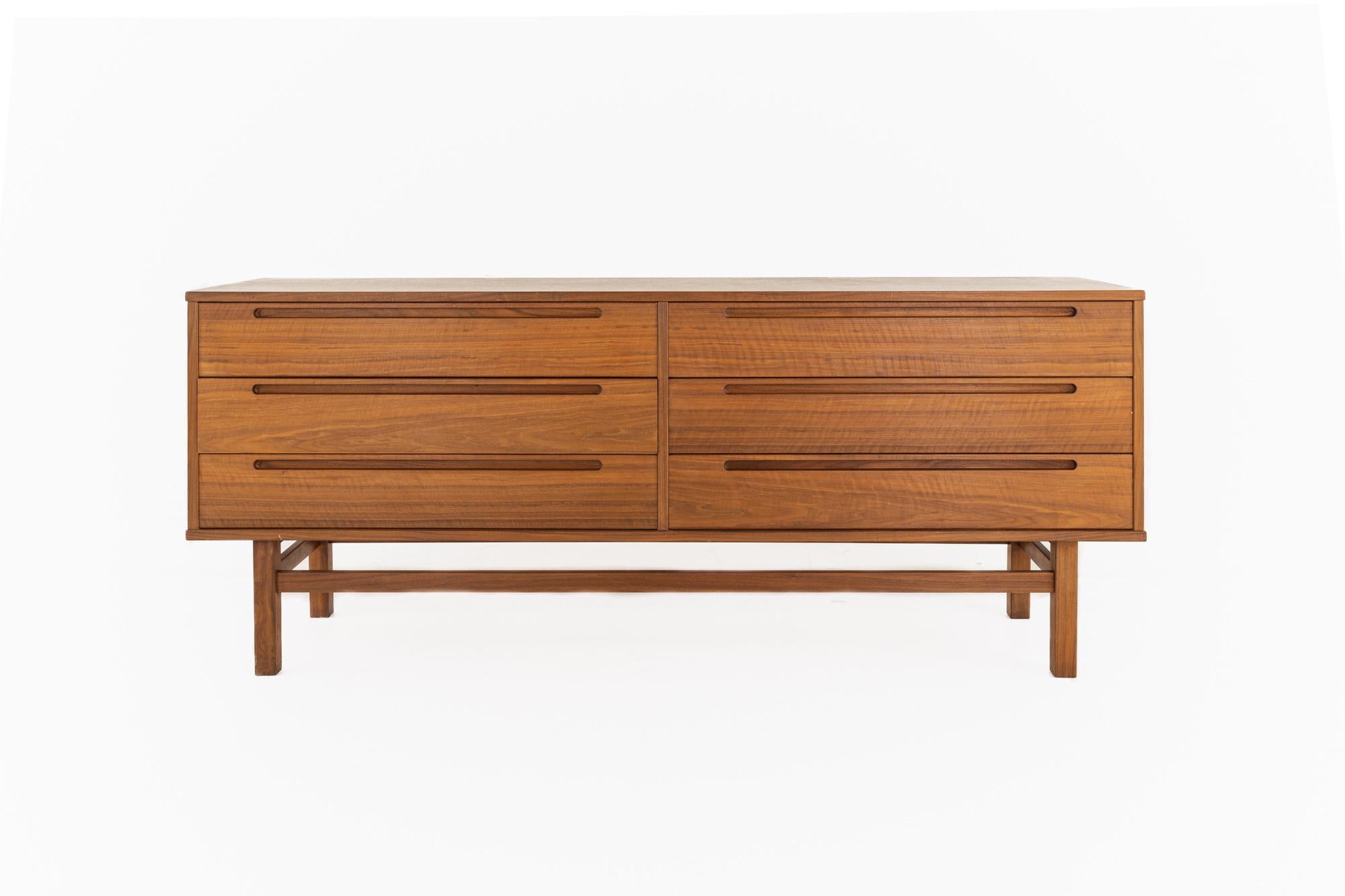 Nils Johnsson for Torring mid century danish teak 6 drawer lowboy dresser

This dresser measures: 71 wide x 17.5 deep x 29 inches high

All pieces of furniture can be had in what we call restored vintage condition. That means the piece is