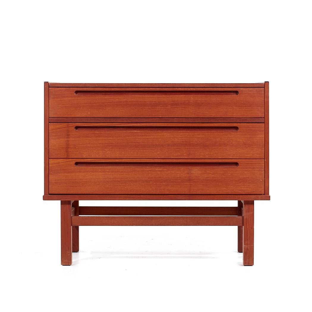 Nils Jonsson for Torring Møbelfabrik Mid Century Teak Vanity Dresser

This vanity measures: 35.75 wide x 17.5 deep x 29.5 inches high

All pieces of furniture can be had in what we call restored vintage condition. That means the piece is restored
