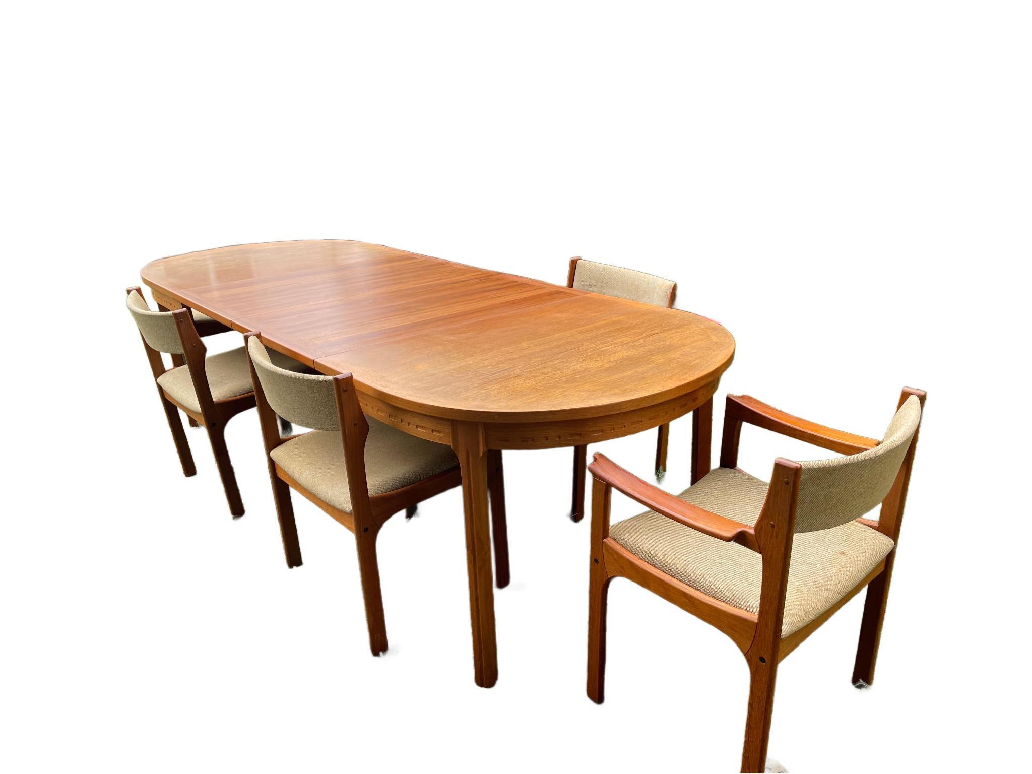 Mid-Century Modern Nils Jonsson for Troeds – Double Extending Dining Table in Stained Teak with Cha en vente