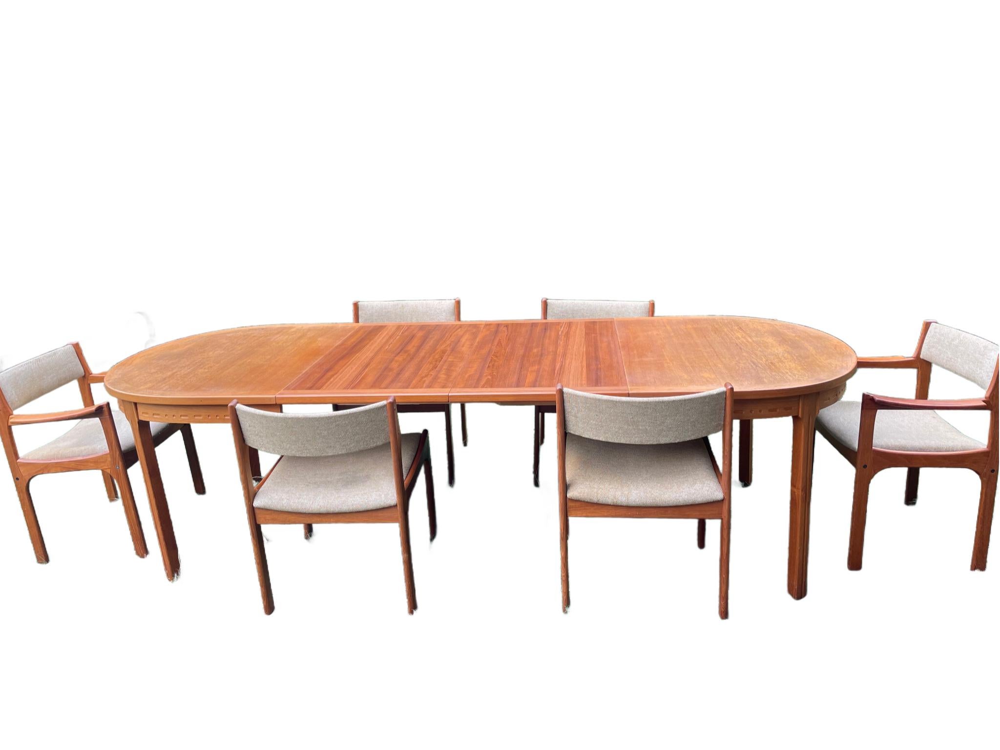 Suédois Nils Jonsson for Troeds – Double Extending Dining Table in Stained Teak with Cha en vente