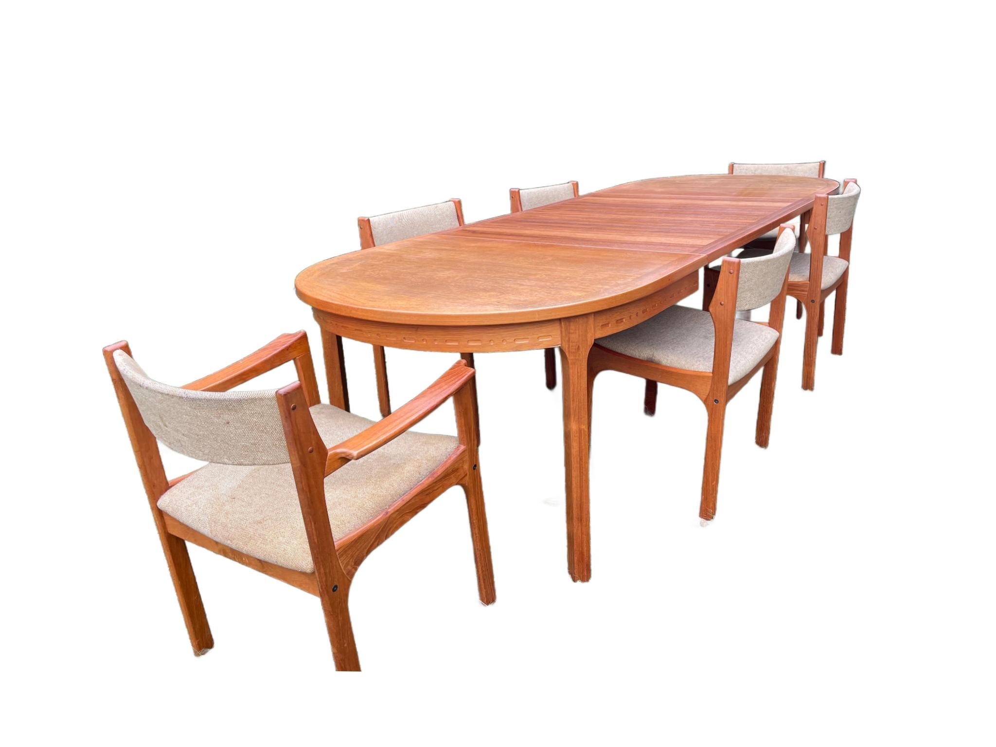 Sculpté Nils Jonsson for Troeds – Double Extending Dining Table in Stained Teak with Cha en vente