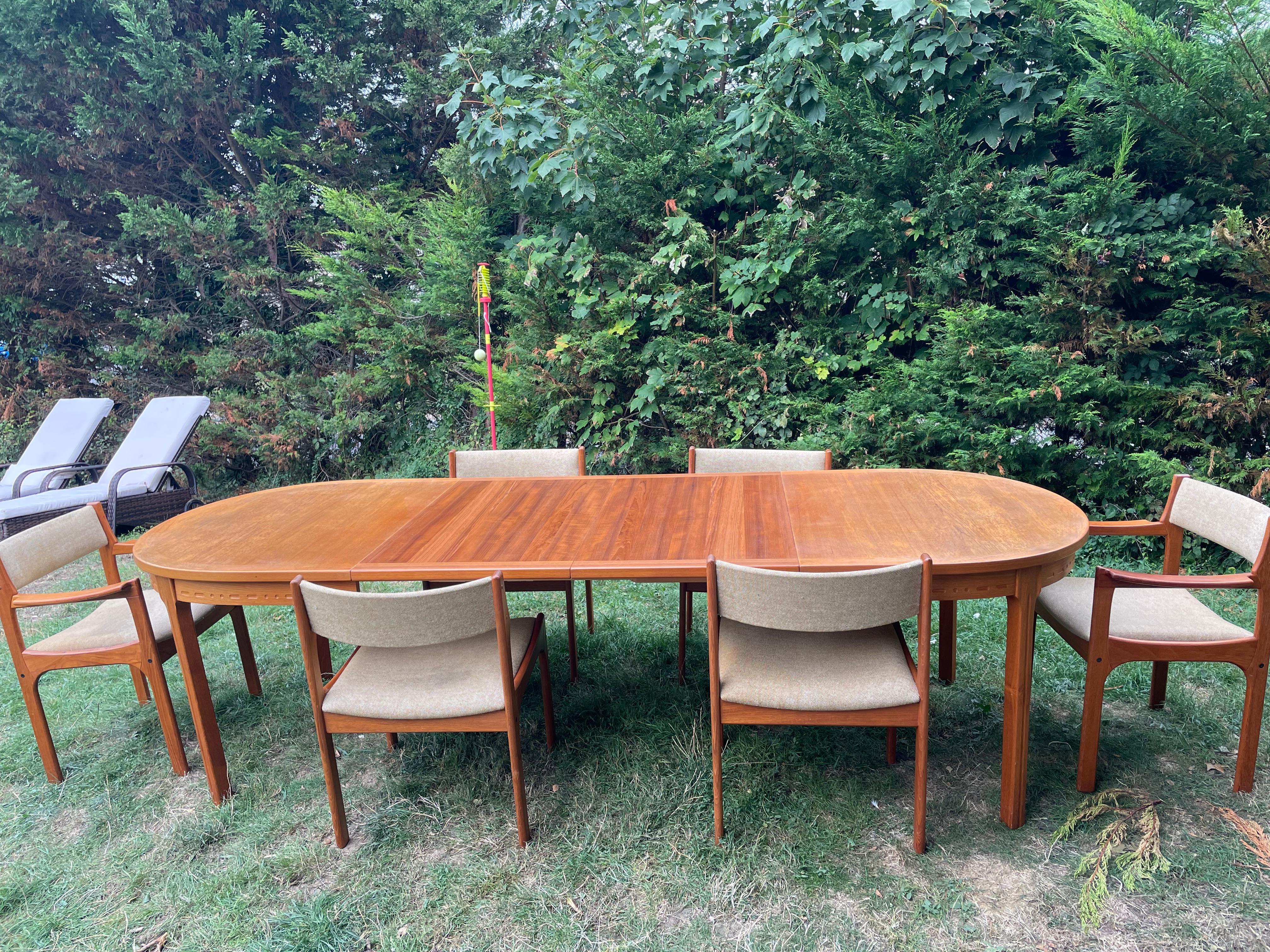 Nils Jonsson for Troeds – Double Extending Dining Table in Stained Teak with Cha Bon état - En vente à Seaford, GB