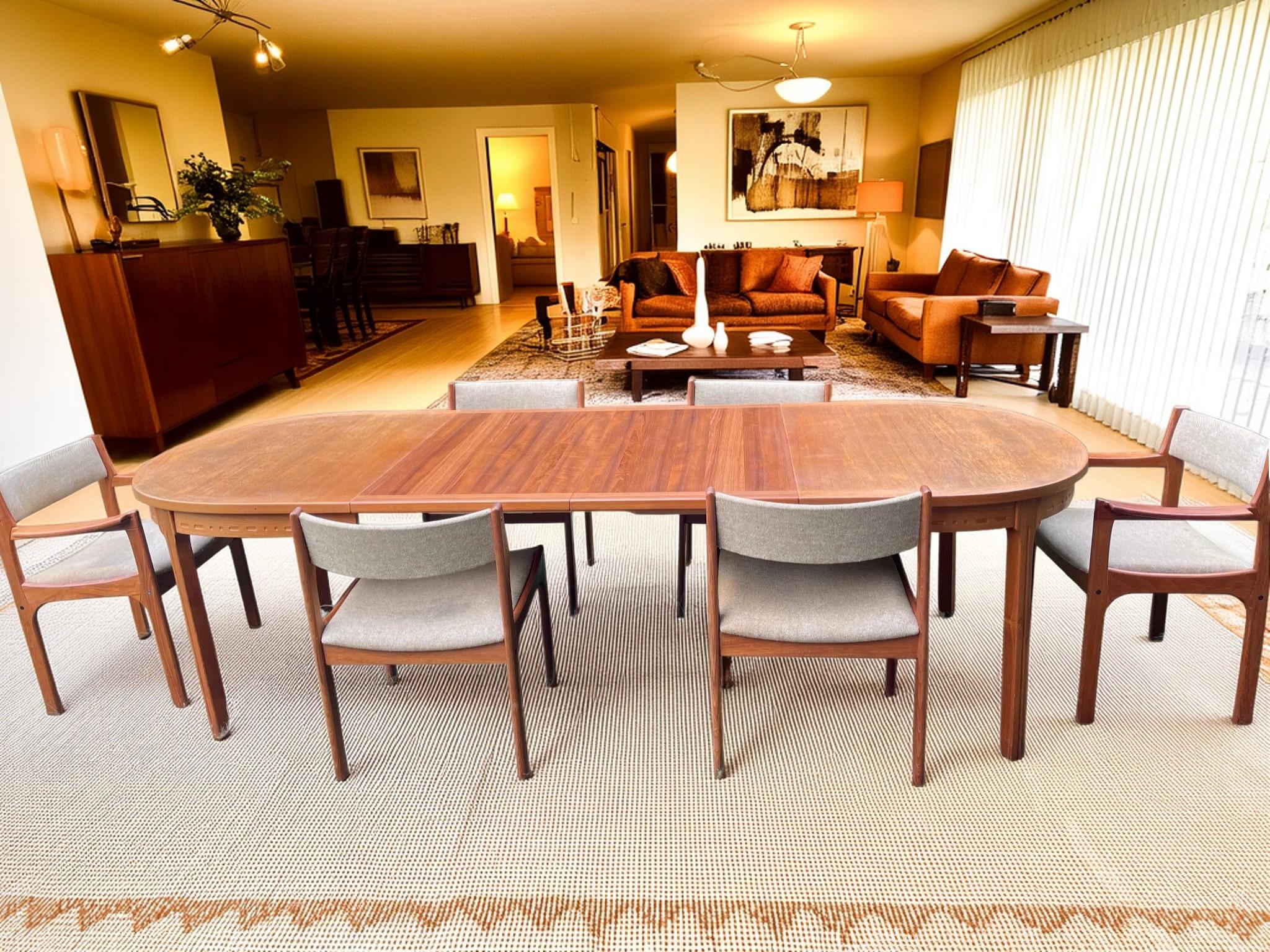 Fin du 20e siècle Nils Jonsson for Troeds – Double Extending Dining Table in Stained Teak with Cha en vente