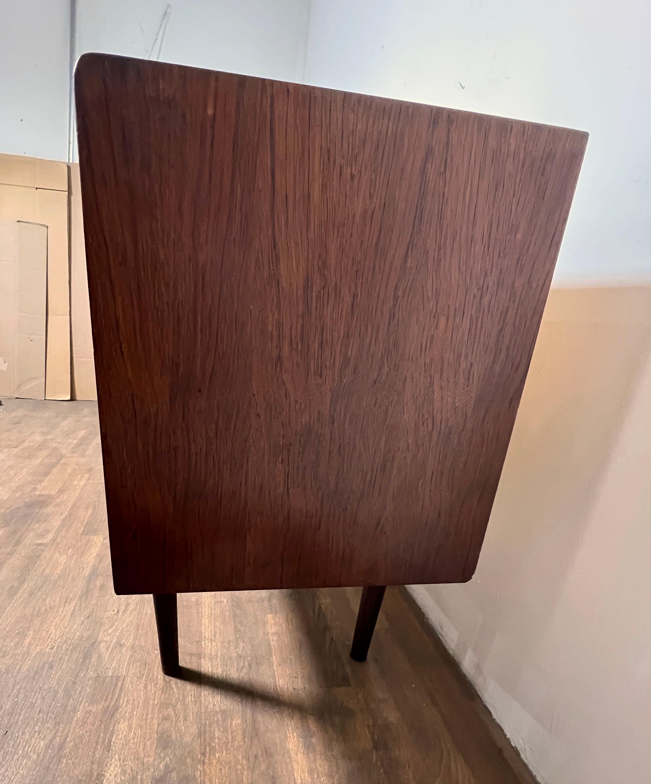 Nils Jonsson per Troed, Svezia Credenza in teak circa anni '60 in vendita 5