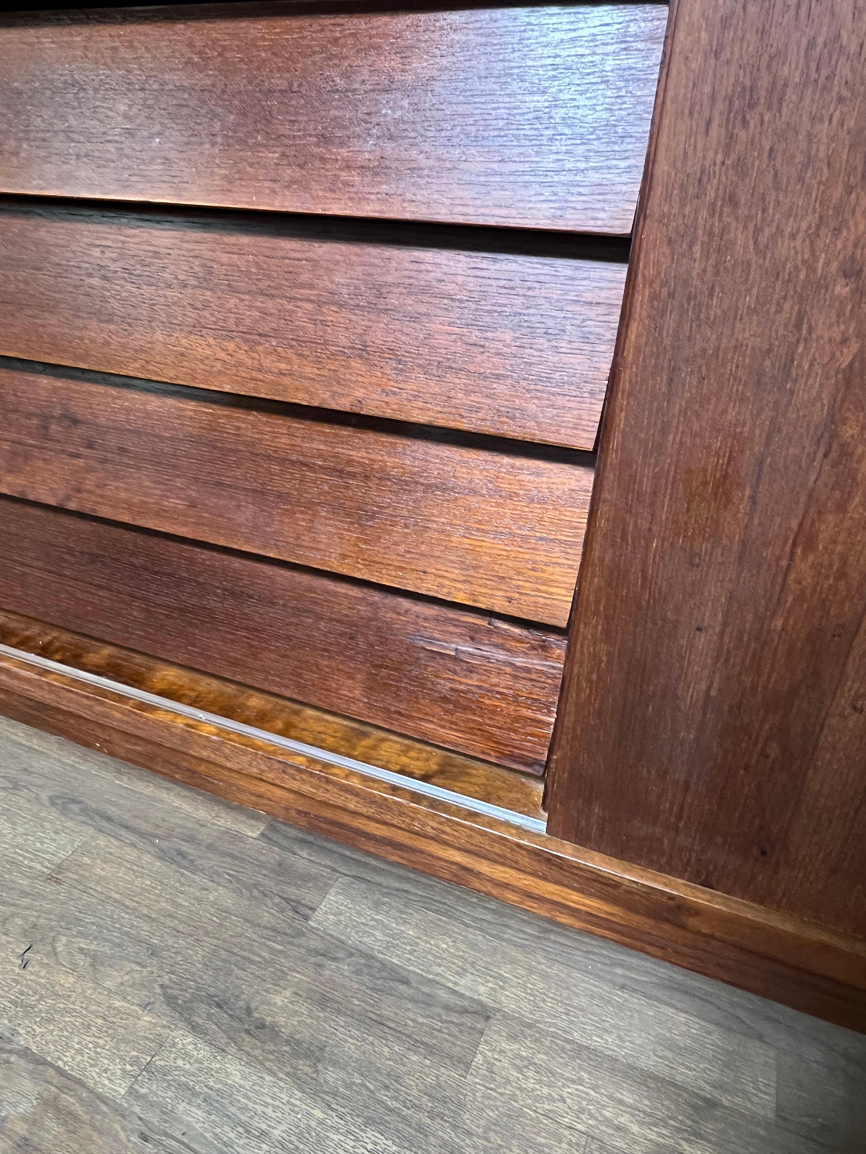 Nils Jonsson per Troed, Svezia Credenza in teak circa anni '60 in vendita 6