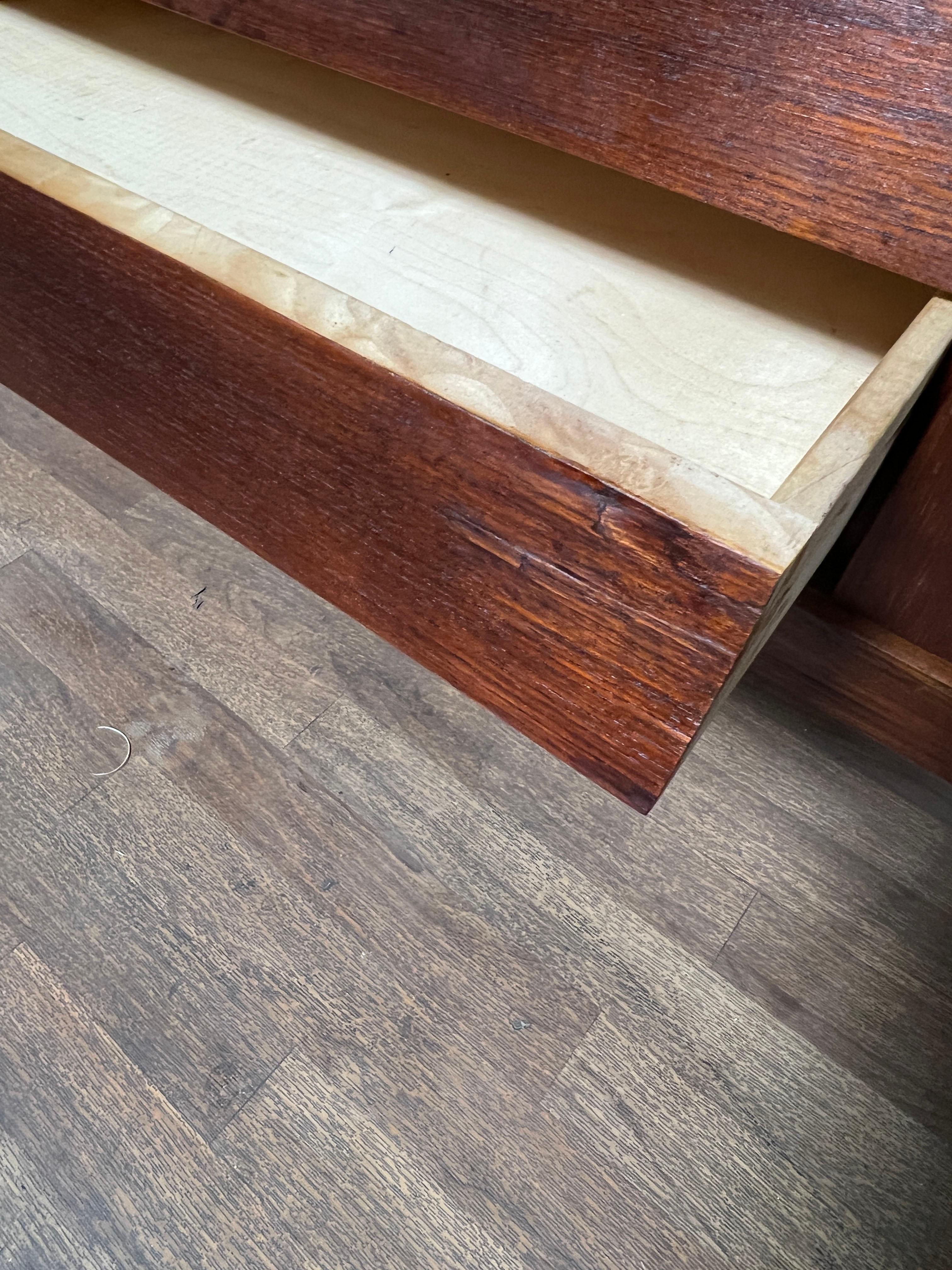 Nils Jonsson per Troed, Svezia Credenza in teak circa anni '60 in vendita 7