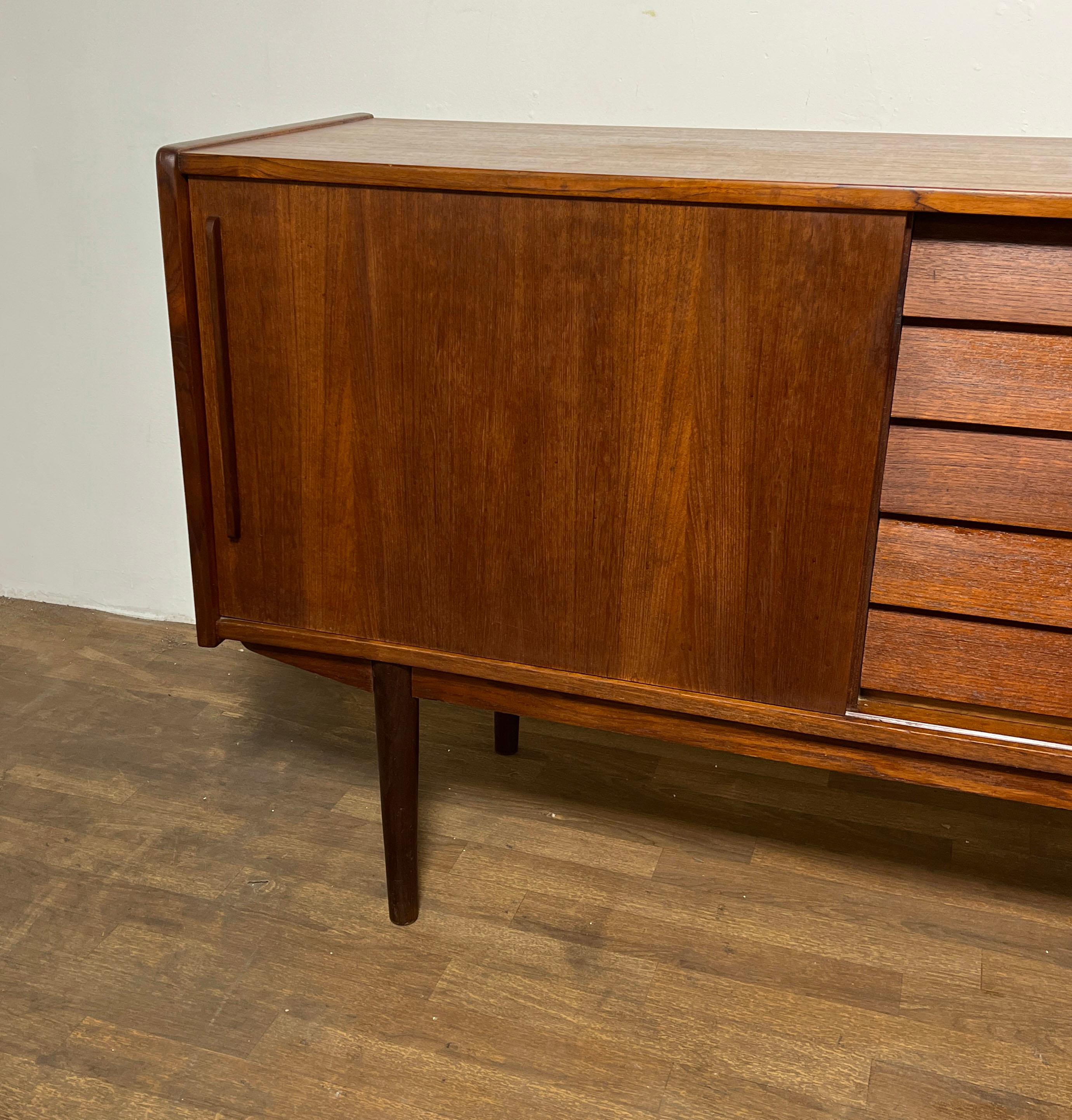 Credenza scandinava in teak di Nils Jonsson per Nils Troed, Svezia, anni '60 circa.