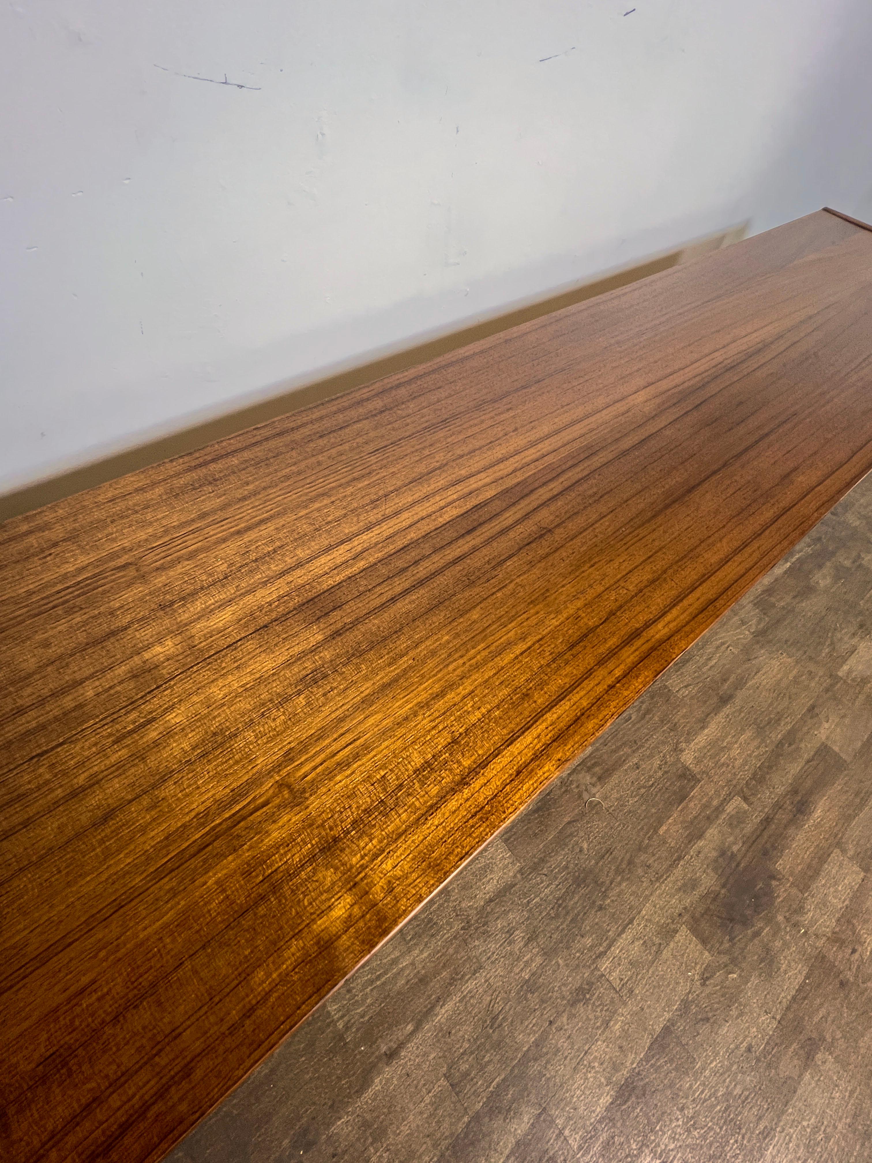 Teak Nils Jonsson per Troed, Svezia Credenza in teak circa anni '60 in vendita