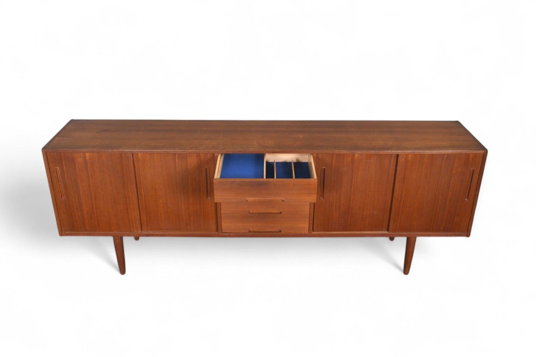 Nils Jonsson 'Gigant' Credenza in Teak In Good Condition For Sale In Berkeley, CA