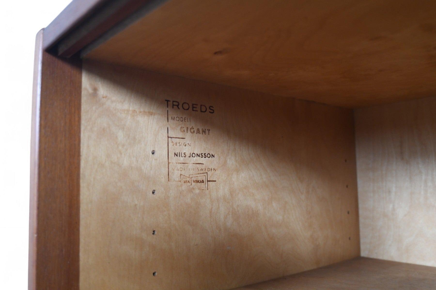 Nils Jonsson 'Gigant' Credenza in Teak For Sale 2