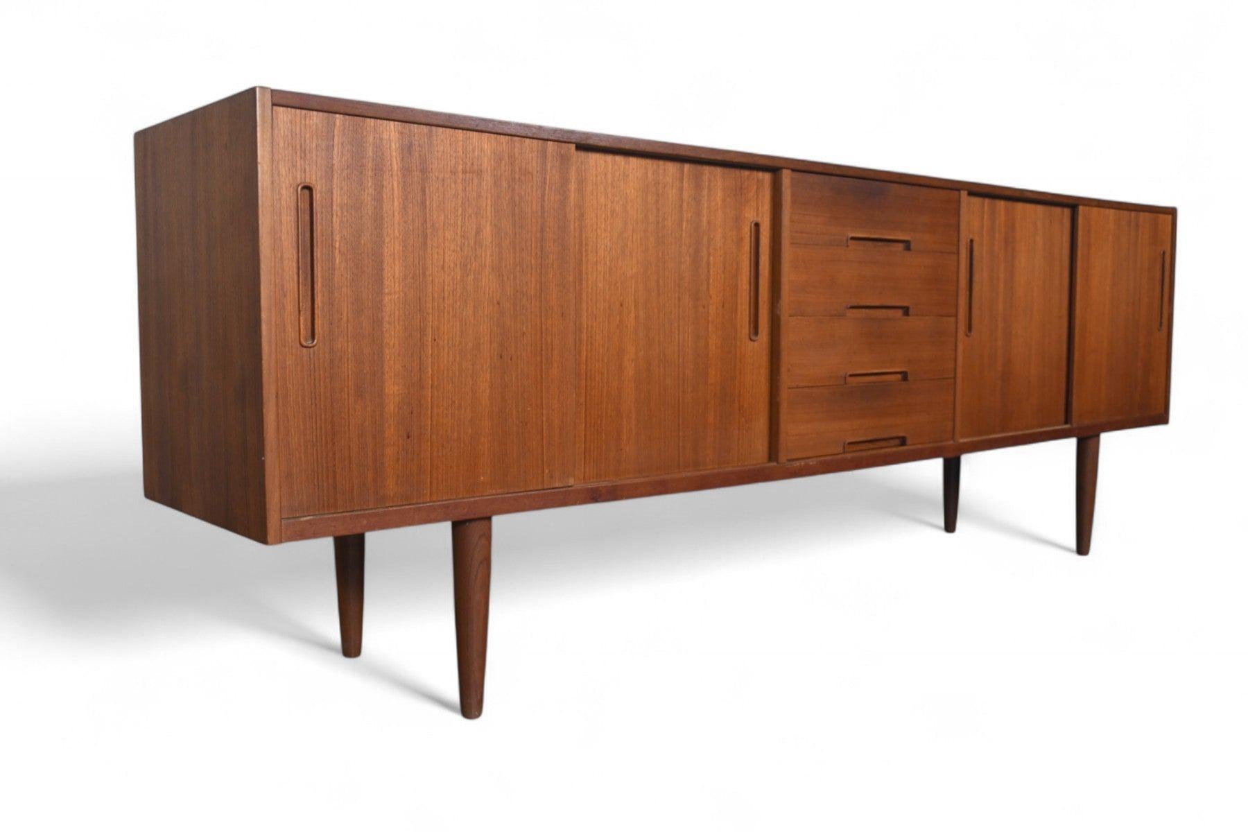 Nils Jonsson 'Gigant' Credenza in Teak For Sale 3