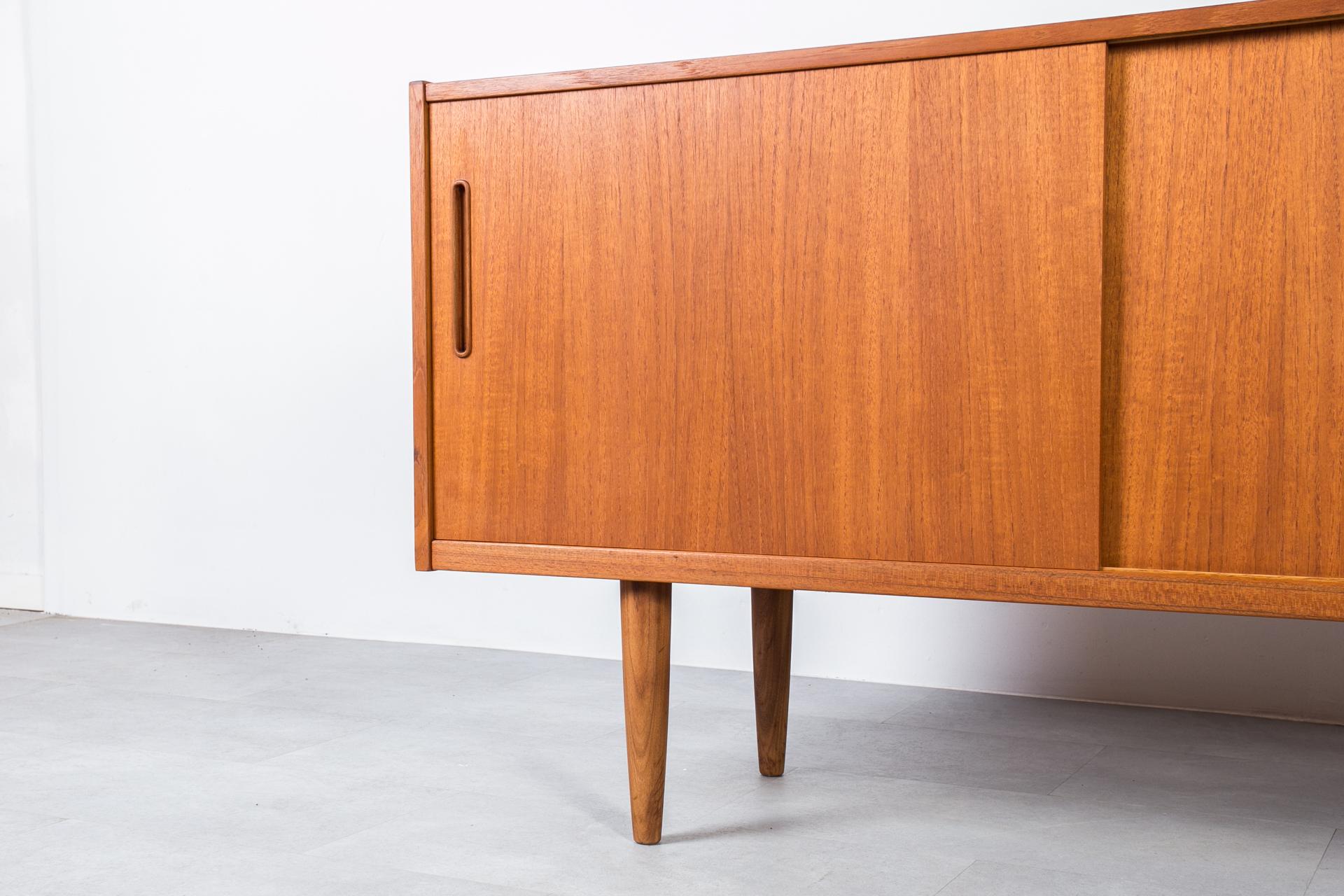Nils Jonsson Teak Sideboard for Hugo Troeds, Scandinavian Modern, 1960s For Sale 9
