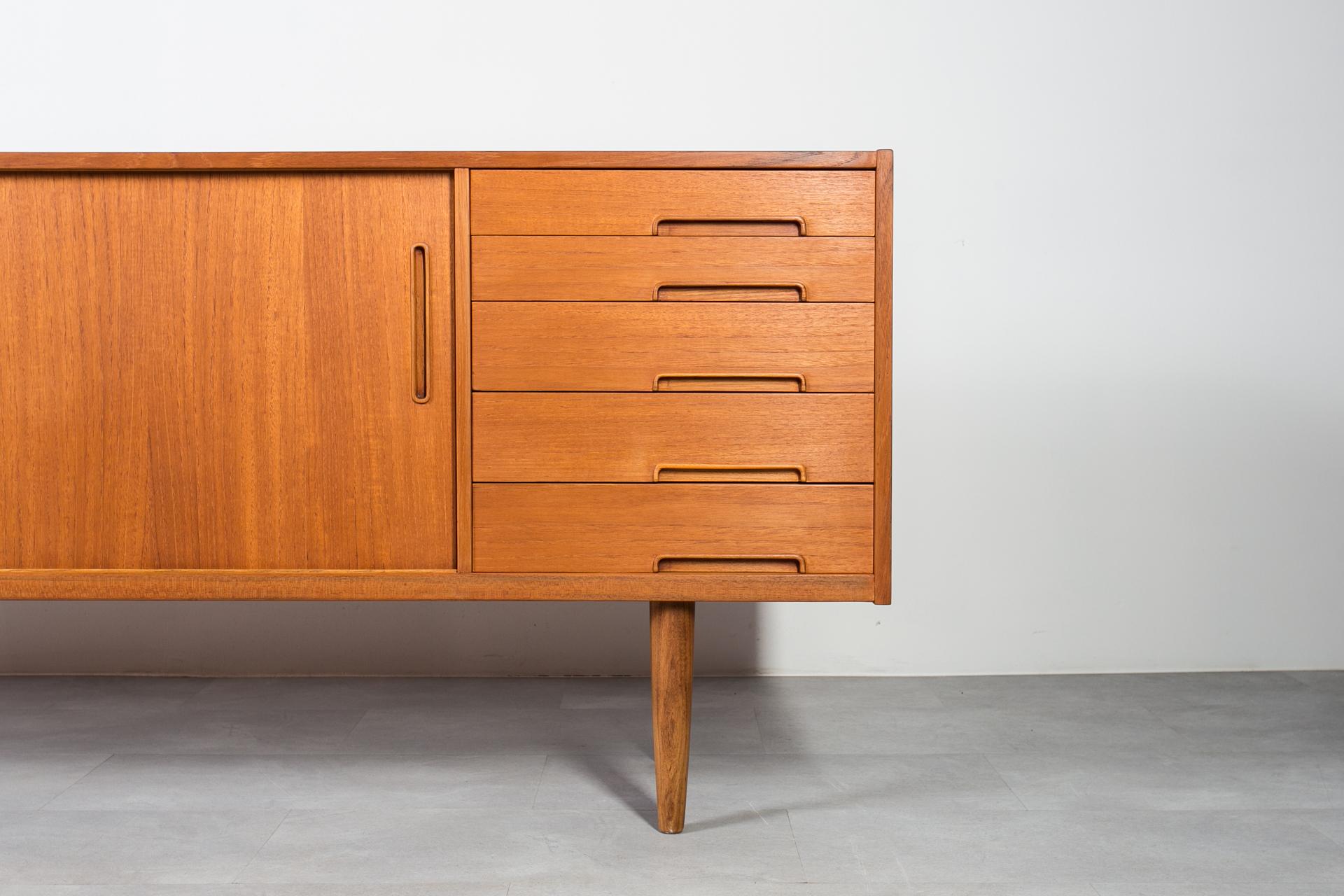 Nils Jonsson Teak Sideboard for Hugo Troeds, Scandinavian Modern, 1960s For Sale 10