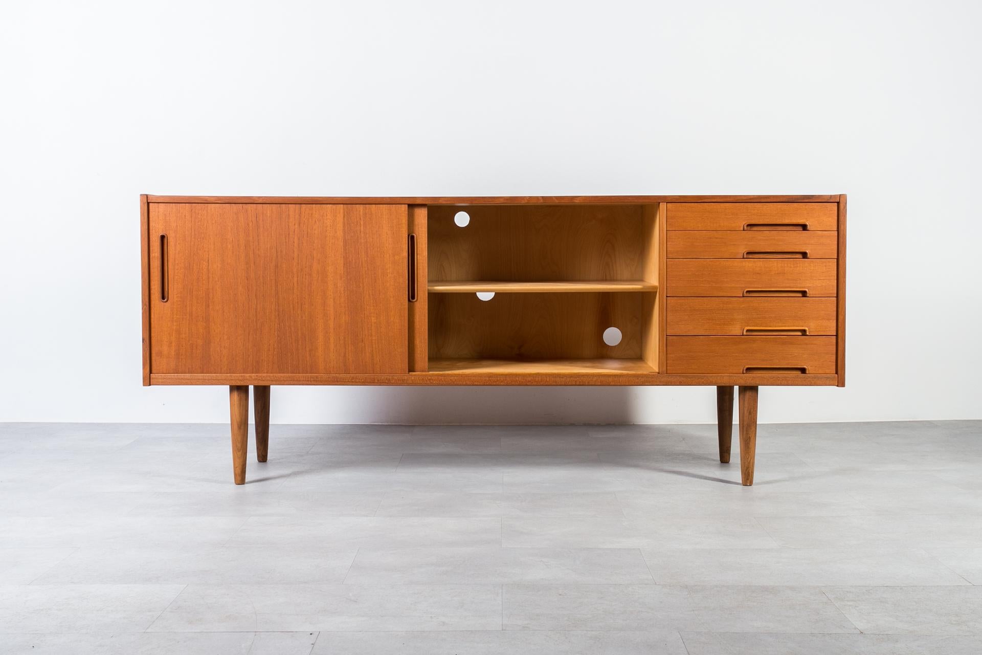 Nils Jonsson Teak Sideboard for Hugo Troeds, Scandinavian Modern, 1960s For Sale 2