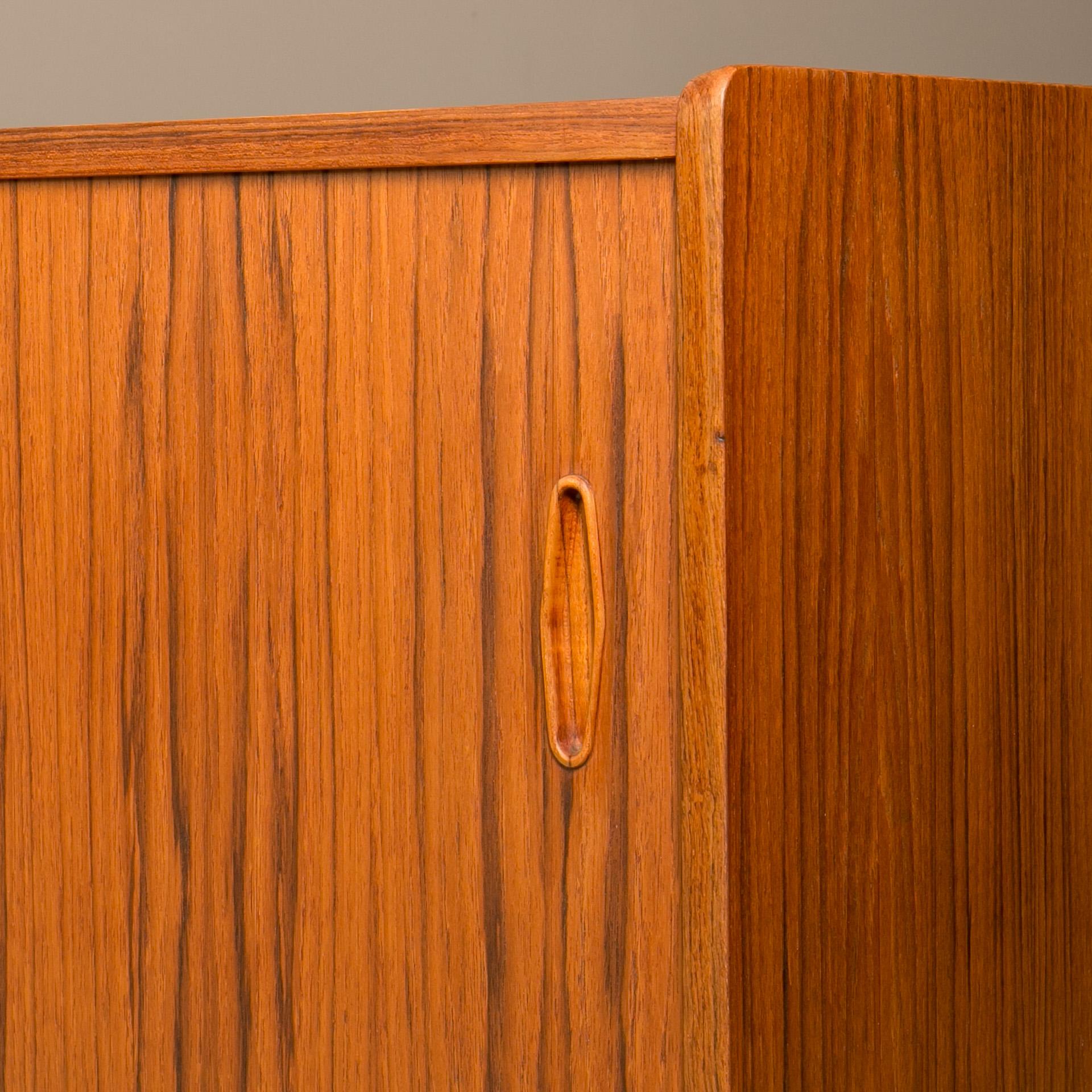 Credenza in teak di Nils Jonsson per P & A. Heggen, The Moderninavian Modern, anni '60 in vendita 2