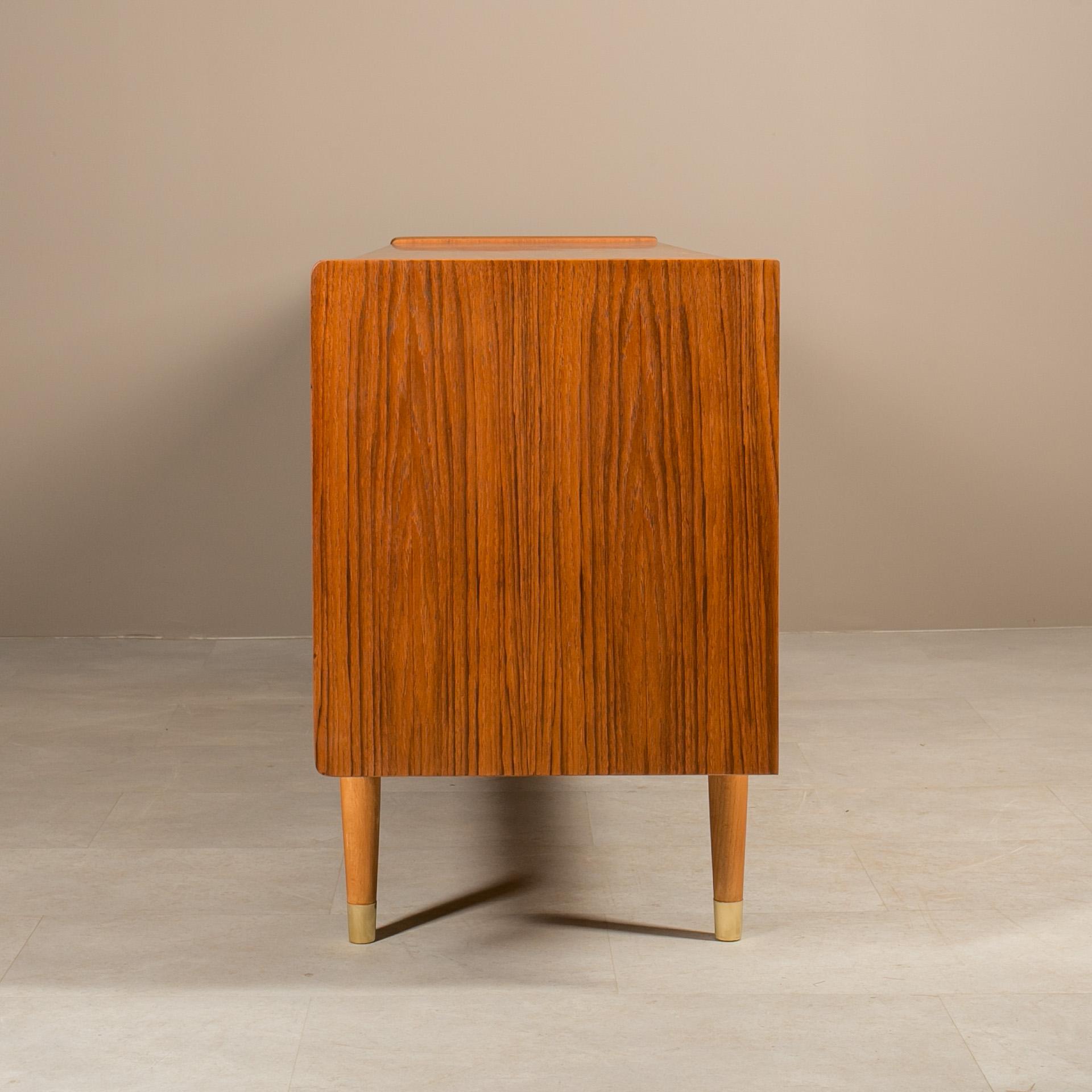 Teak Credenza in teak di Nils Jonsson per P & A. Heggen, The Moderninavian Modern, anni '60 in vendita
