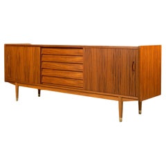 Aparador de teca Nils Jonsson para P.S. Heggen, moderno escandinavo, años 60