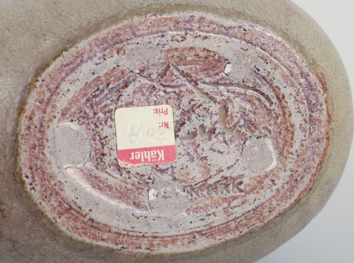 Nils Kähler pour Kähler. Vase en céramique à glaçure vert olive. Ca. 1970 en vente 1