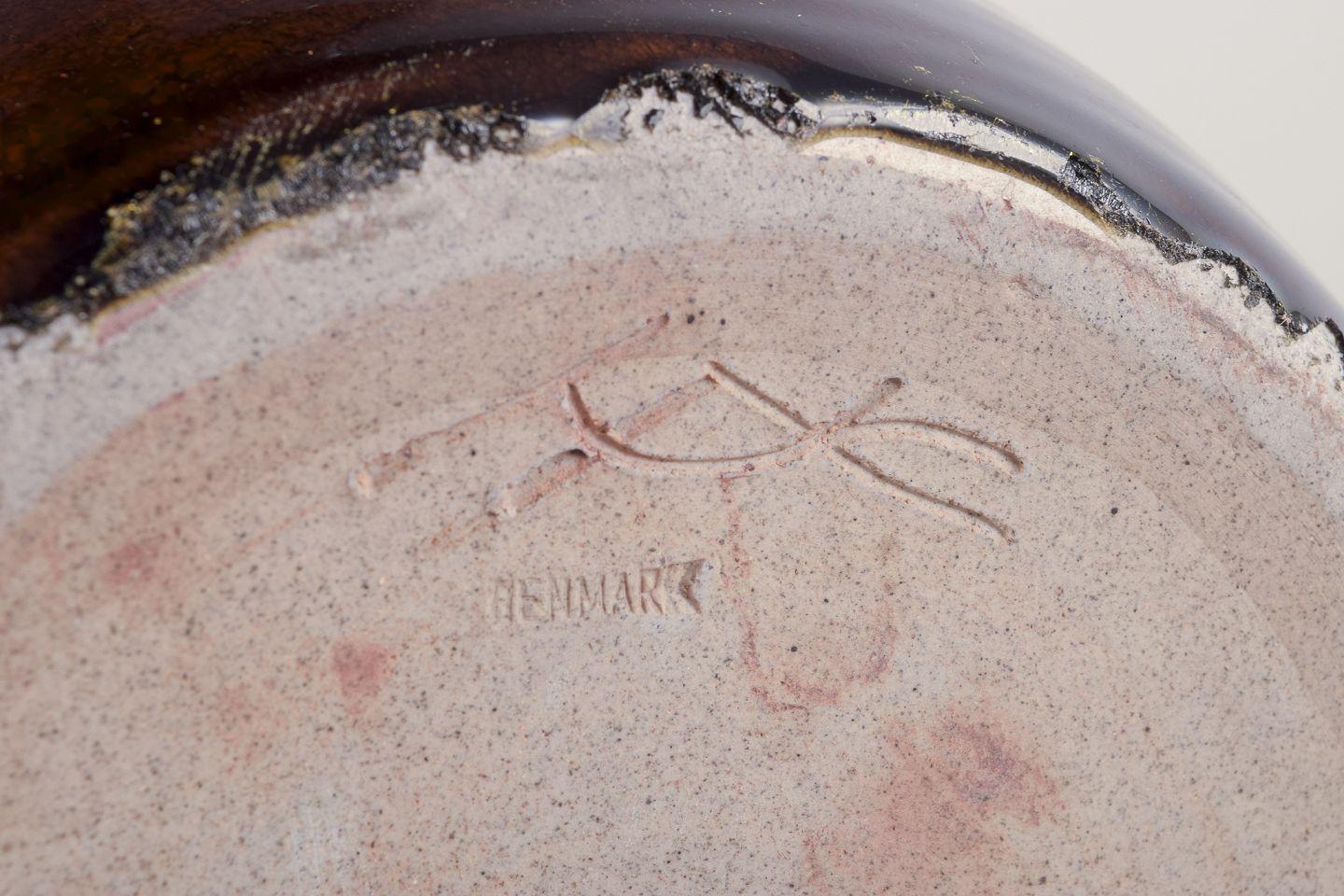 Nils Kähler for Kähler, Denmark. Large ceramic vase with uranium-yellow glaze. In Excellent Condition For Sale In Copenhagen, DK