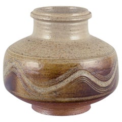 Nils Kähler for Kähler. Modernist ceramic vase. Glaze in brown and sandy tones.