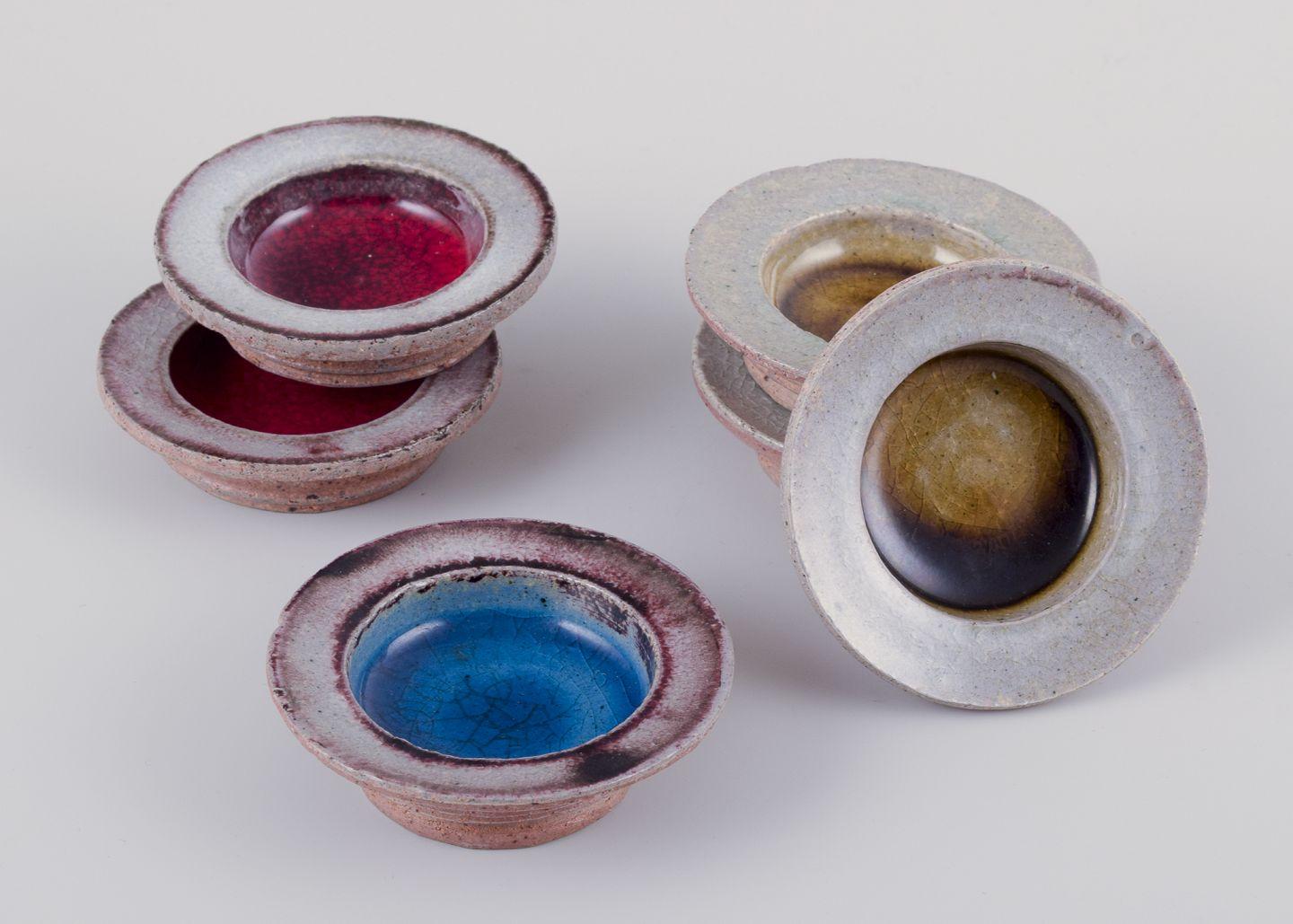 Nils Kähler pour Kähler. Ensemble de six petits bols en grès de différentes couleurs. en vente 1