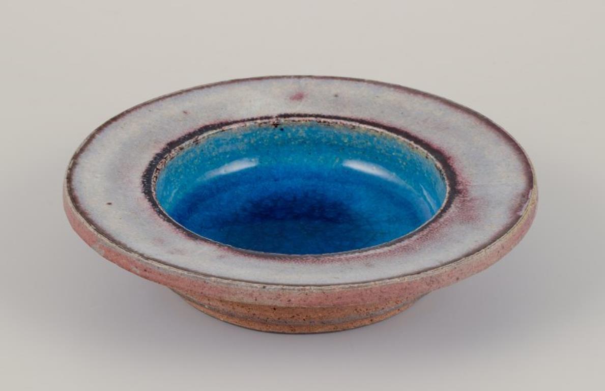 Nils Kähler, Kähler. Dos cuencos de cerámica. Parcialmente sin vidriar con vidriado turquesa finales del siglo XX en venta