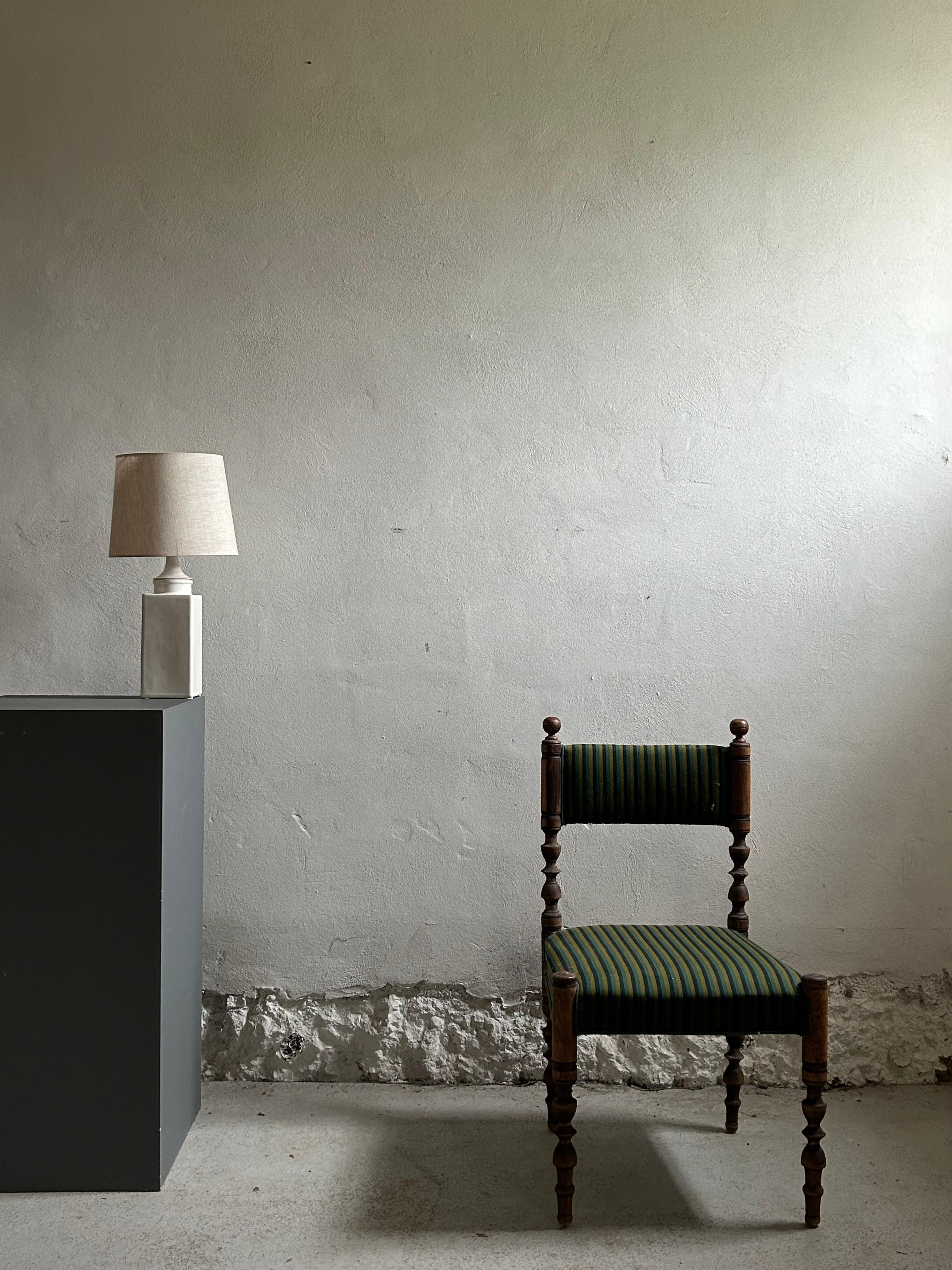Scandinave moderne Lampe de table Nils Kähler en céramique émaillée blanche, Danemark, années 1960 en vente