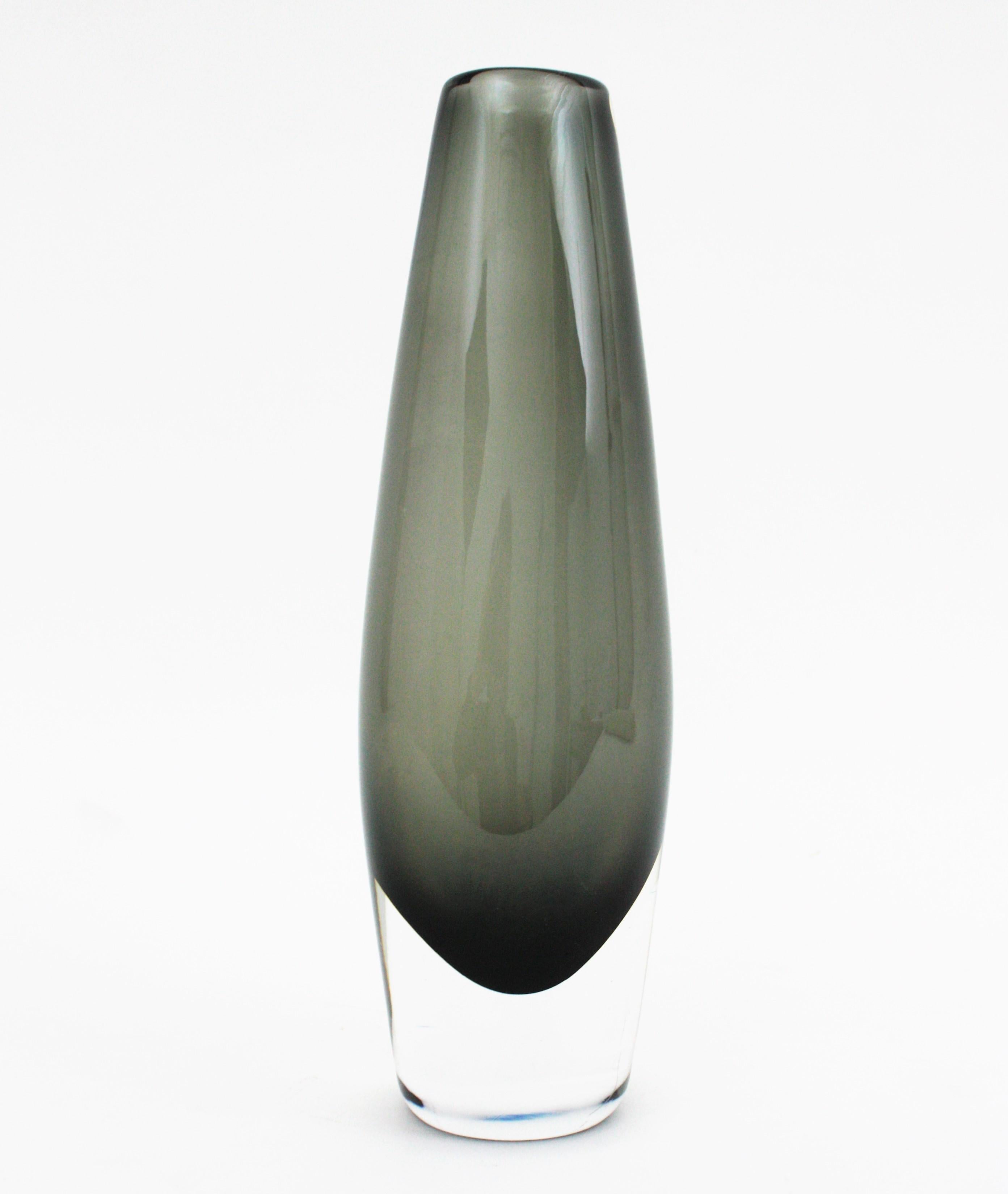 Nils Lamberg for Orrefors Sommerso Grey and Clear Glass Vase For Sale 1