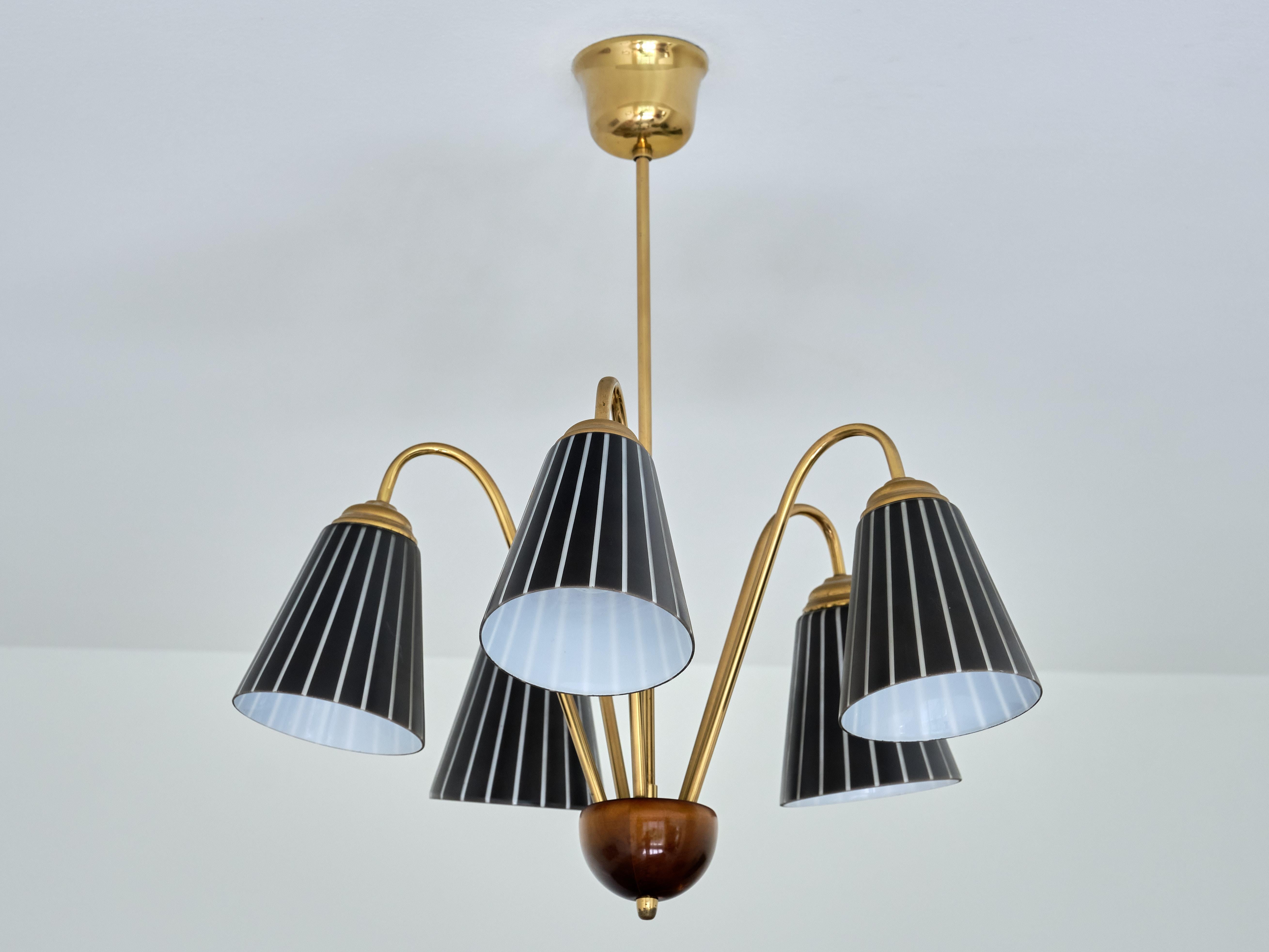 Nils Landberg Attributed Five Arm Chandelier in Striped Glass & Brass, Orrefors 4