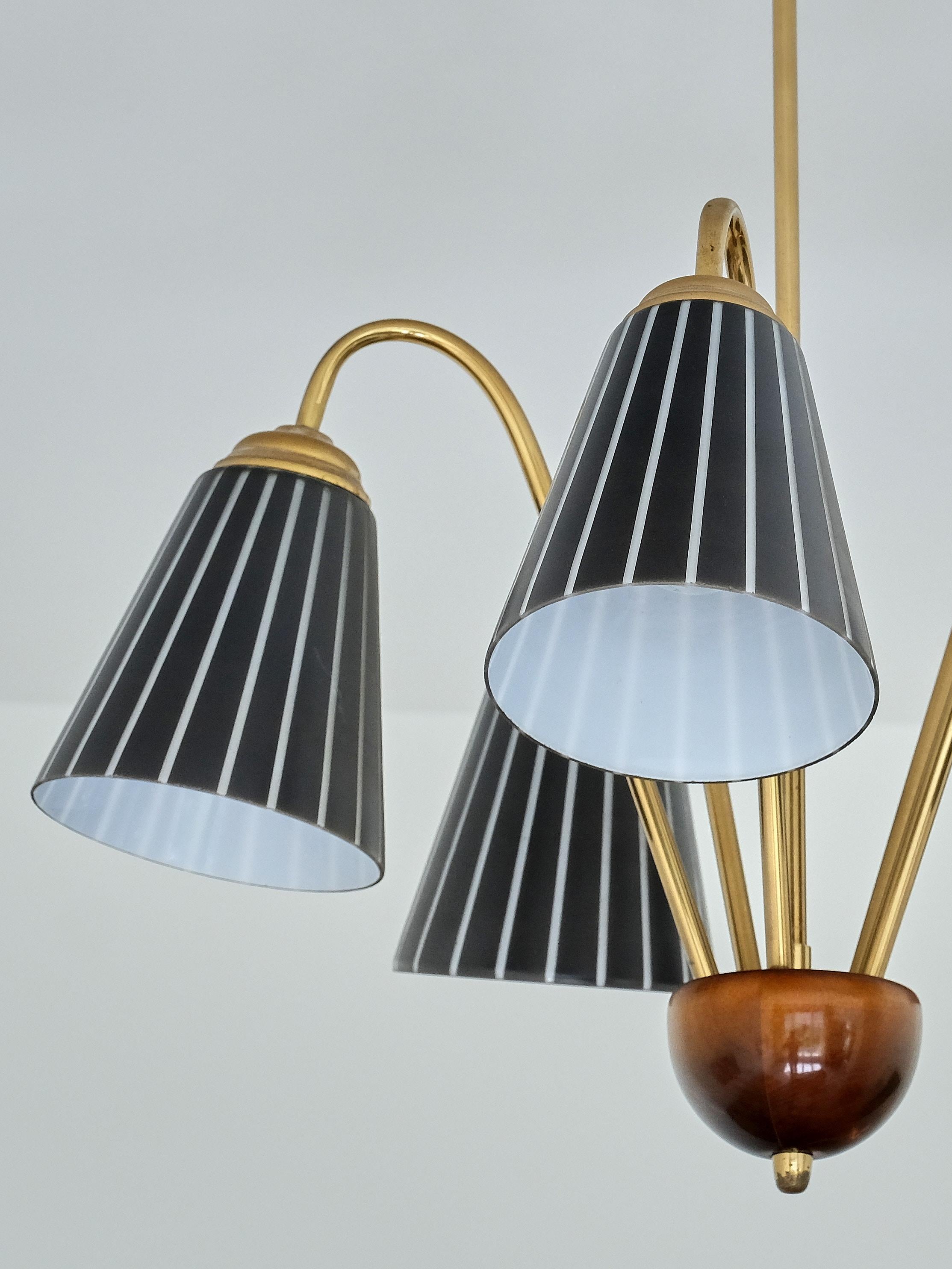 Nils Landberg Attributed Five Arm Chandelier in Striped Glass & Brass, Orrefors 5