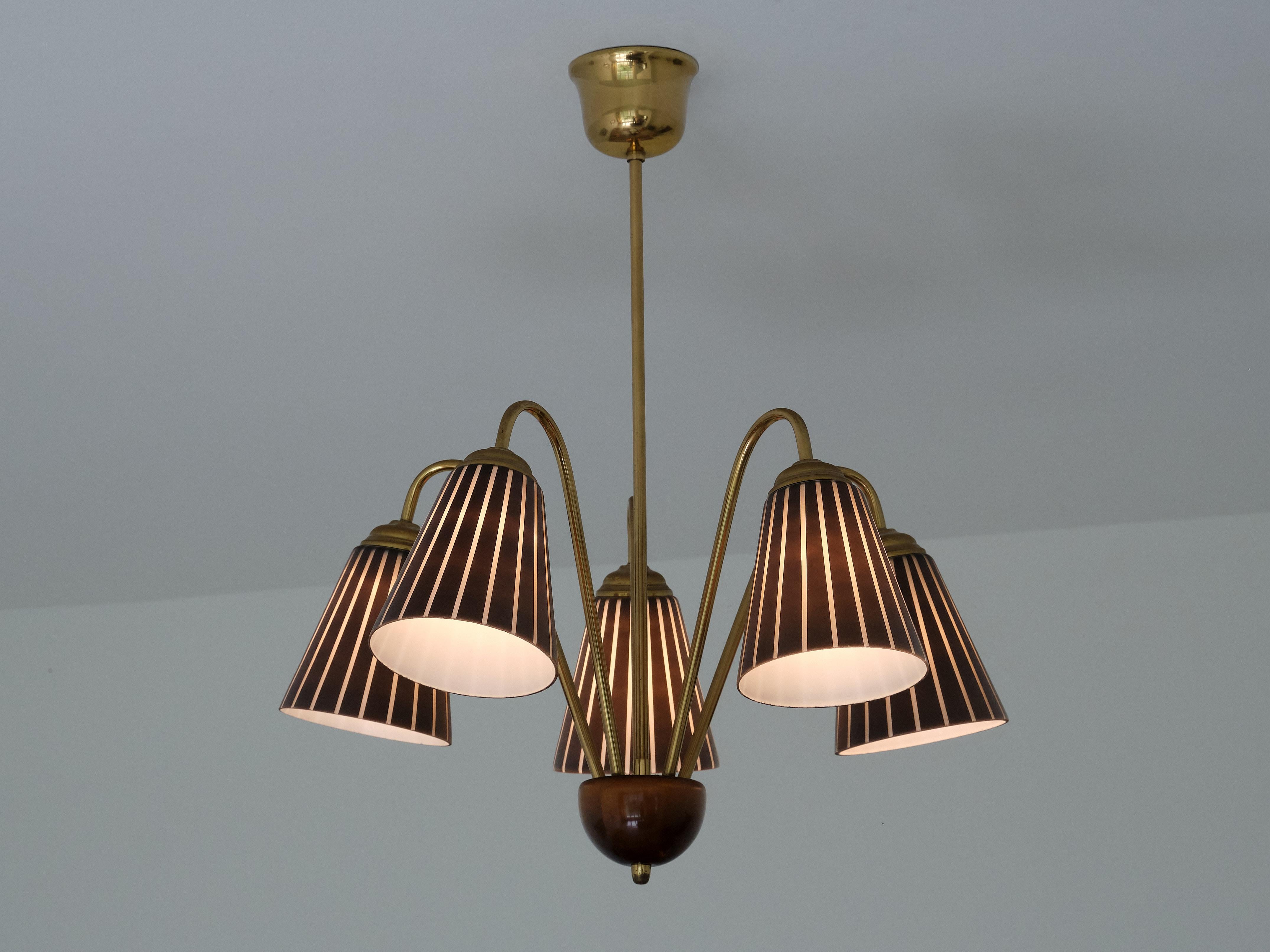 Nils Landberg Attributed Five Arm Chandelier in Striped Glass & Brass, Orrefors 7