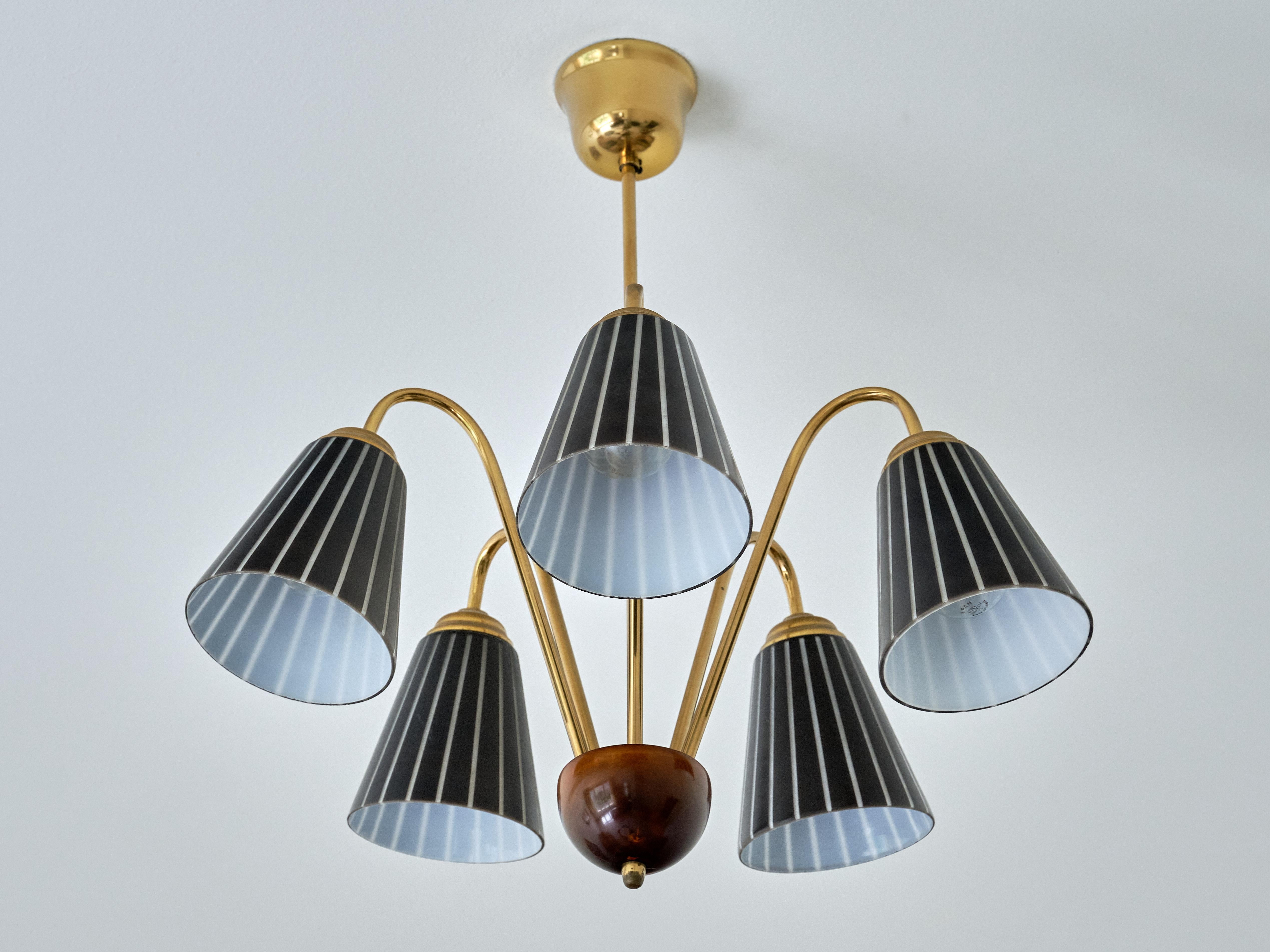 Nils Landberg Attributed Five Arm Chandelier in Striped Glass & Brass, Orrefors 2