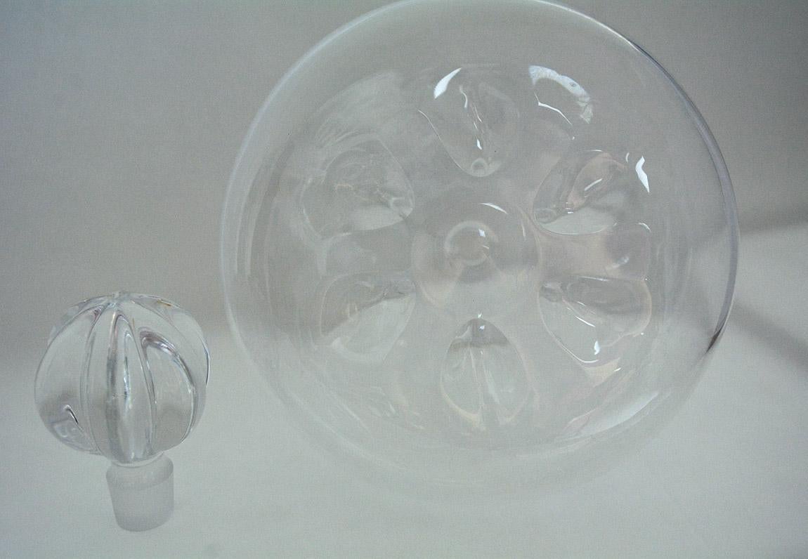 Nils Landberg for Orrefors Crystal Ship Decanter 4200-731 In Fair Condition For Sale In Sheffield, MA
