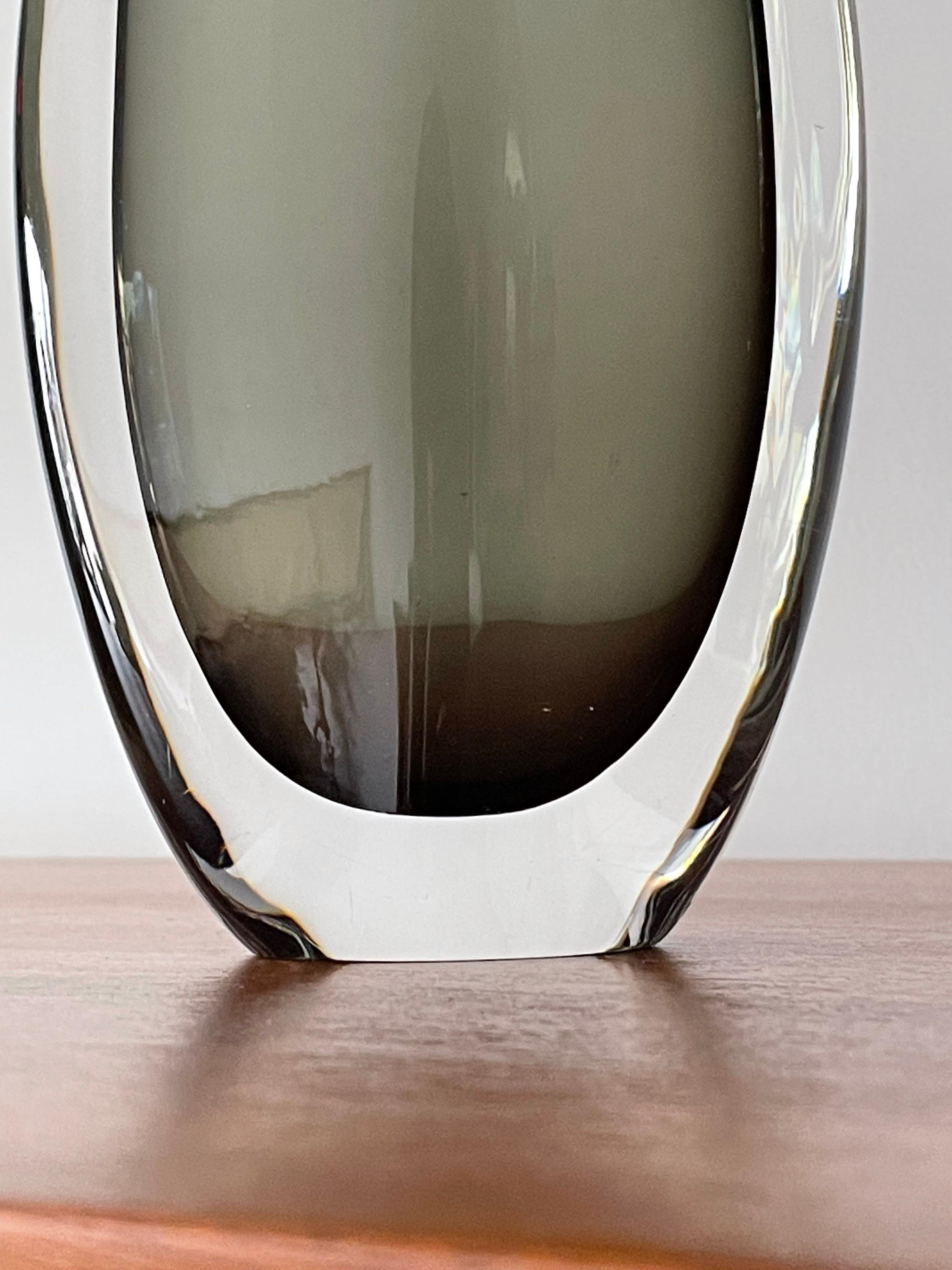 Mid-Century Modern Vase Sommerso de Nils Landberg pour Orrefors en vente